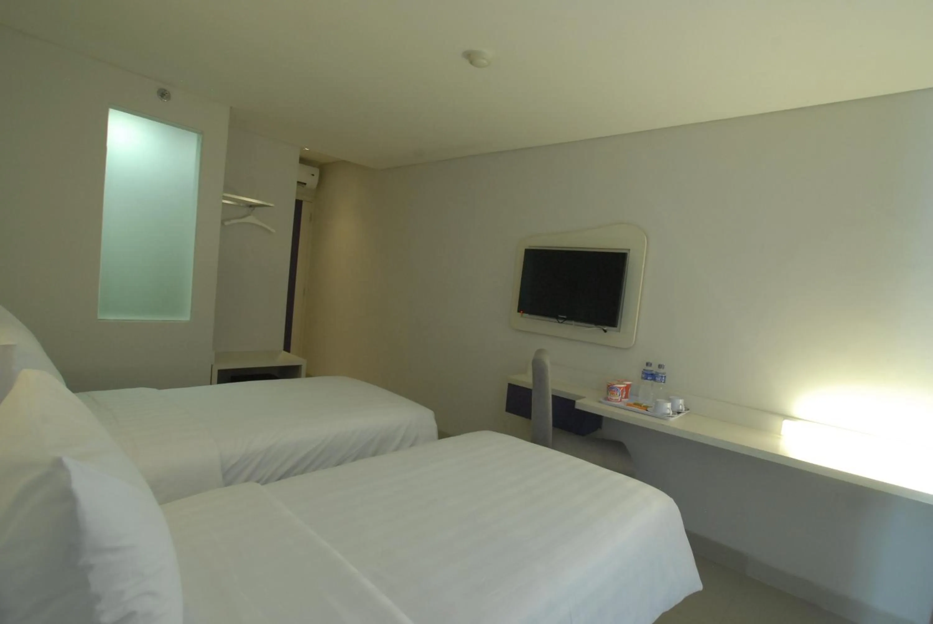 Photo of the whole room, Bed in Vio Veteran