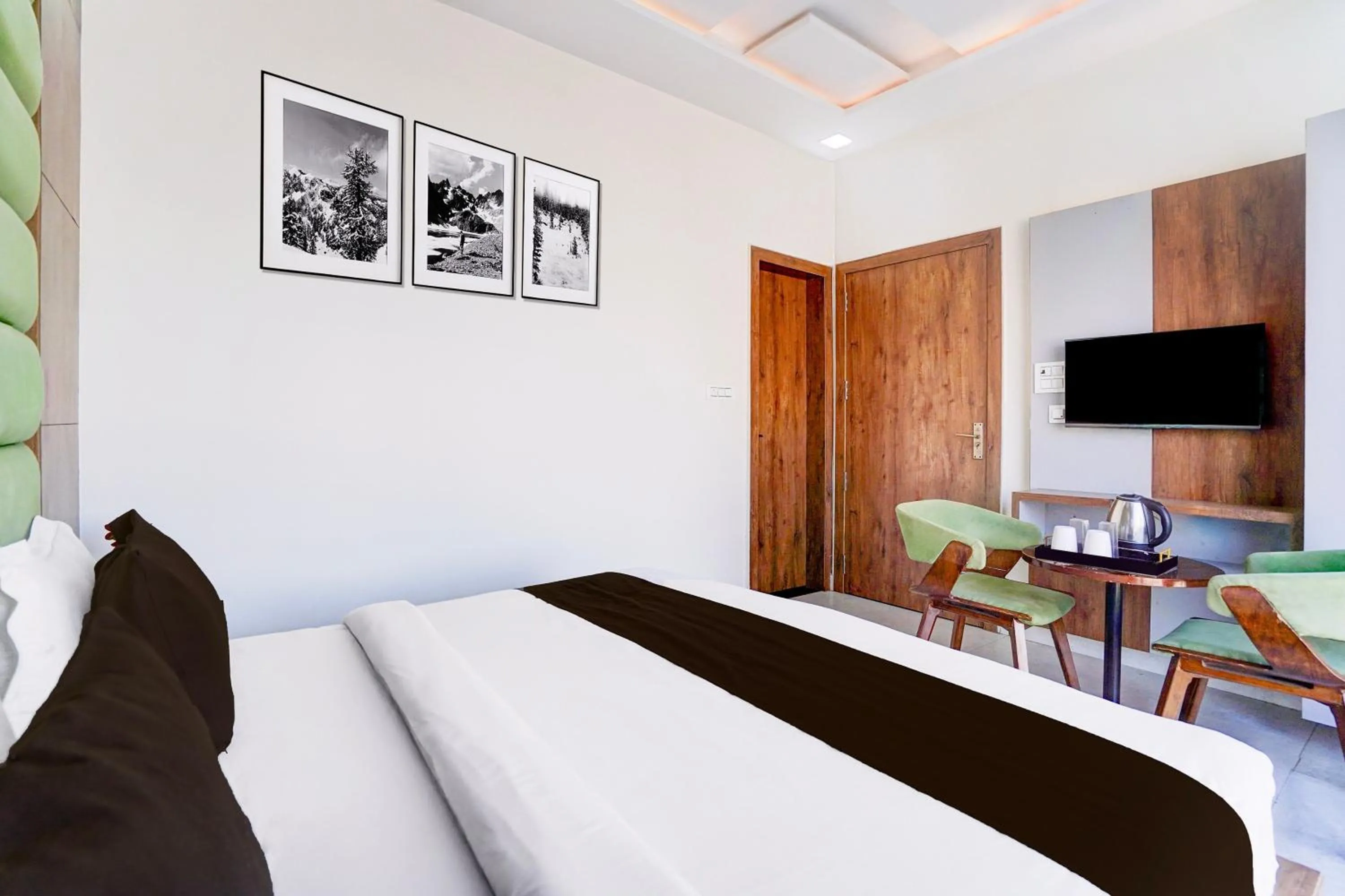 Super Townhouse Govardhan