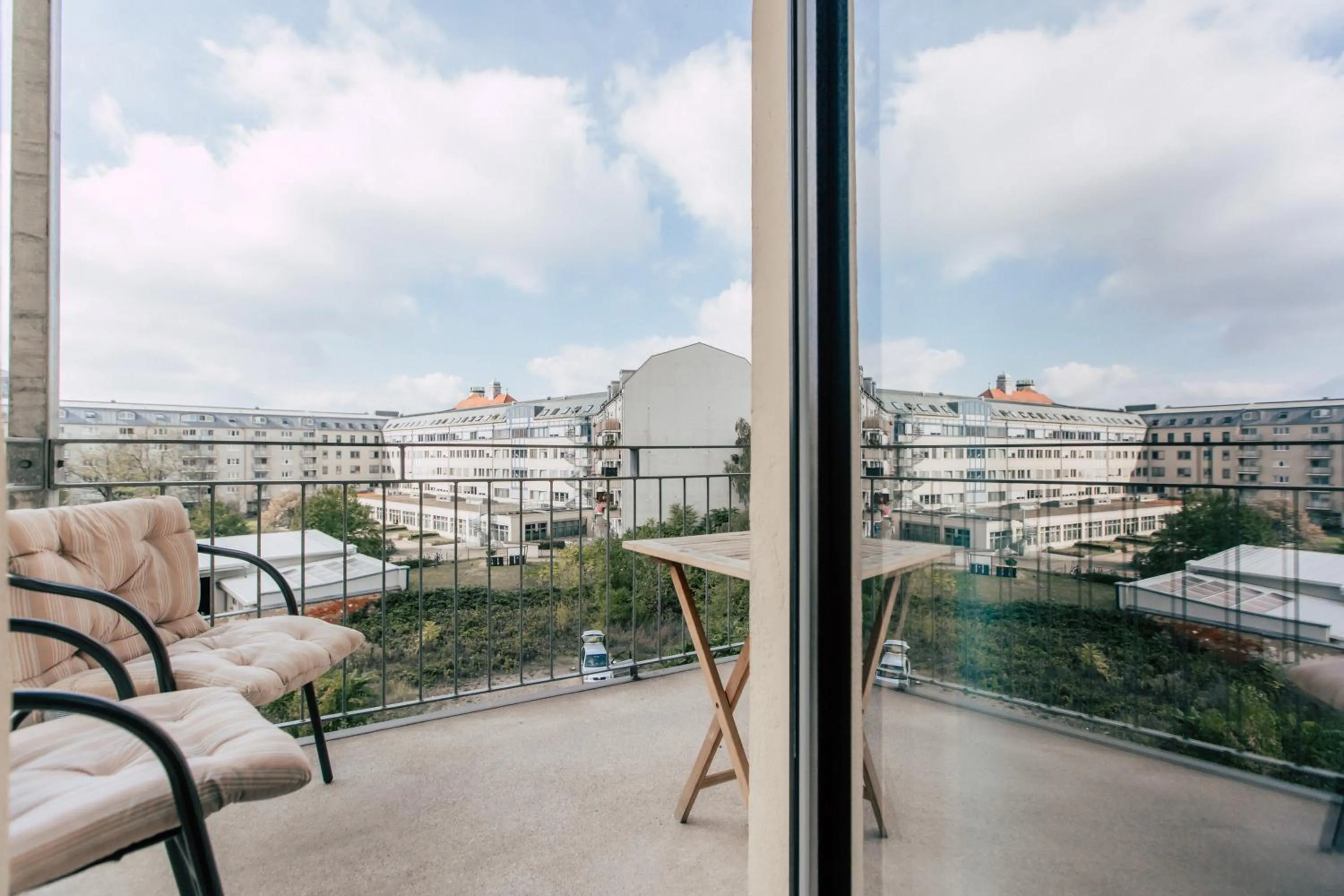 Inner courtyard view in Hentschels Apartments