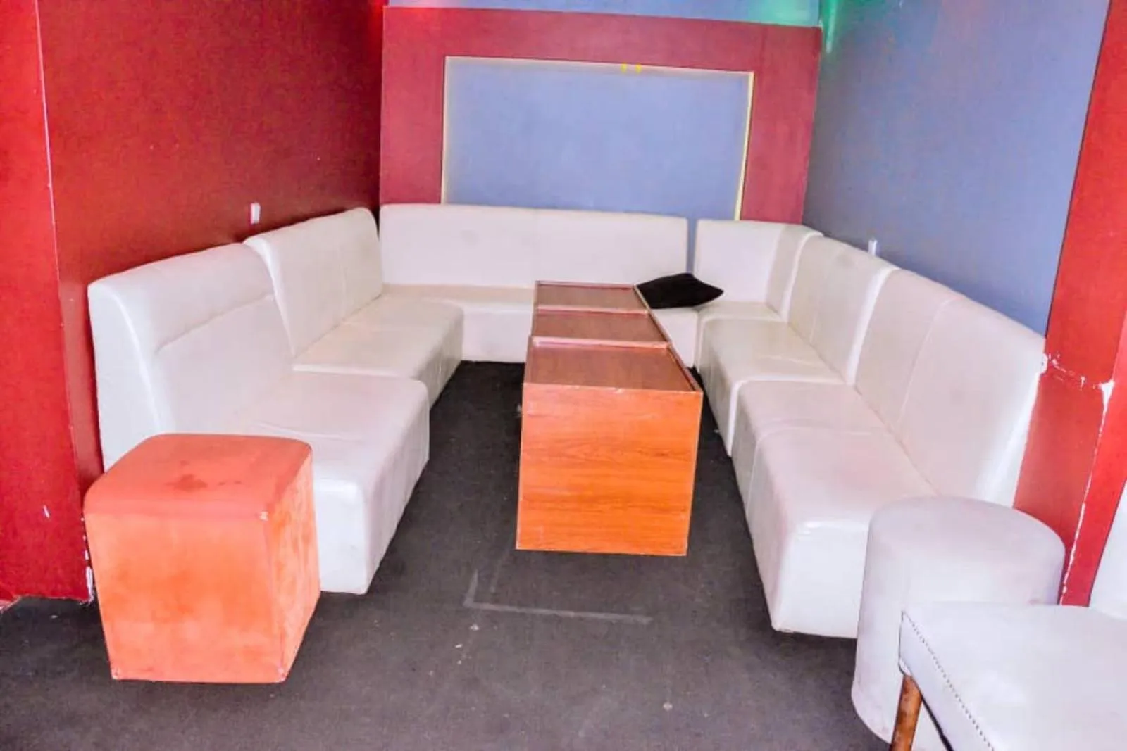 Lounge or bar in The Keza Hotel and Apartments