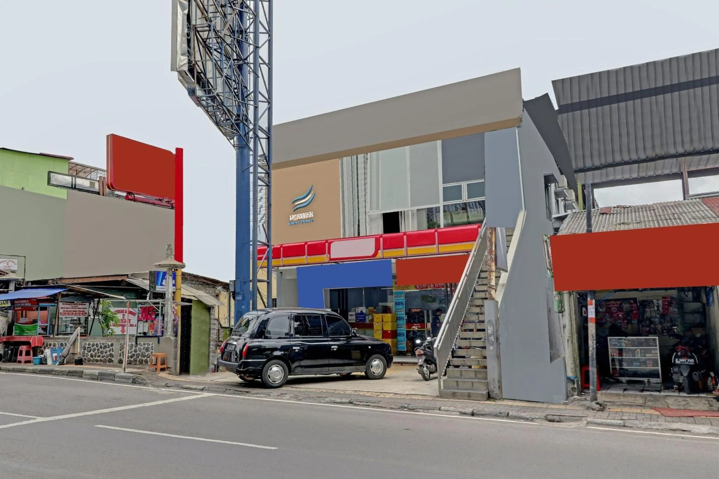 Facade/entrance in Hotel O Cihampelas Near Ciwalk Formerly D'River Guest House