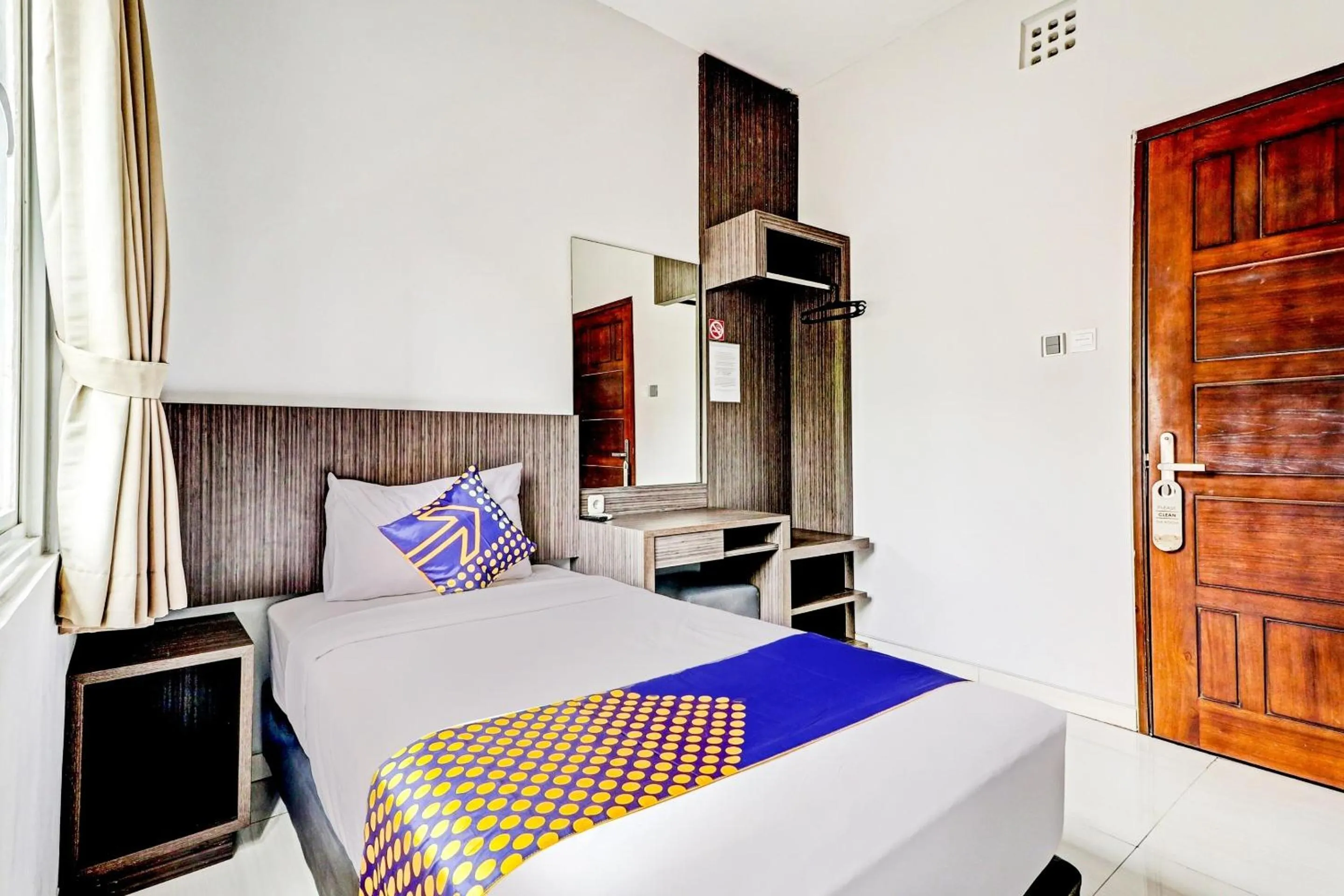 Bedroom, Bed in Hotel O Cihampelas Near Ciwalk Formerly D'River Guest House