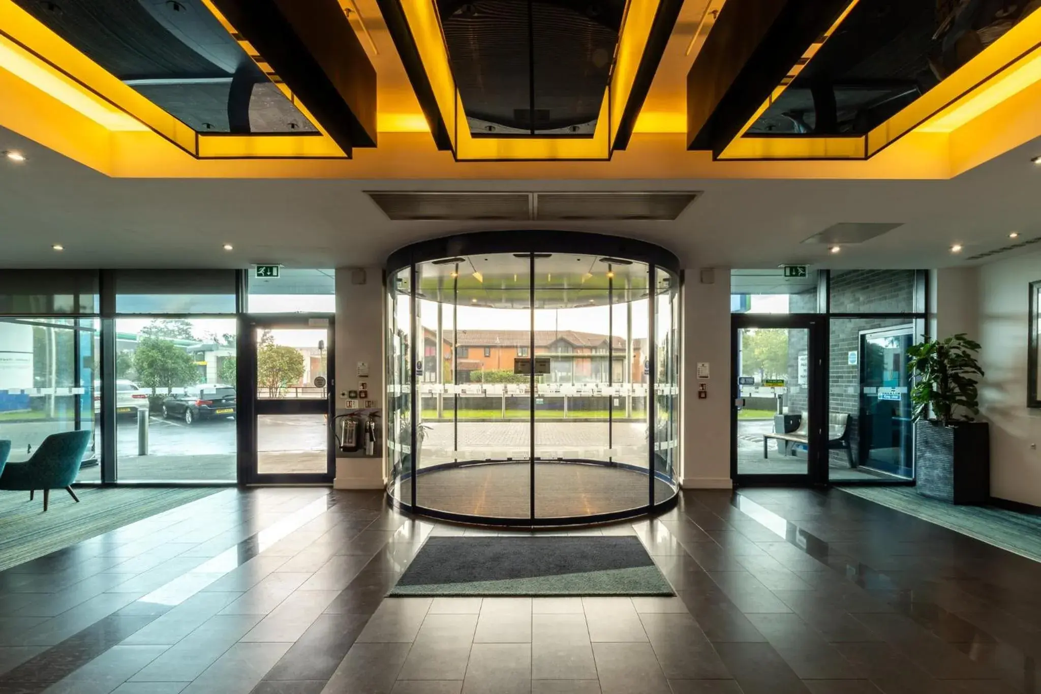 Property building in Holiday Inn Express London Heathrow T5 by IHG Property building in Holiday Inn Express London Heathrow T5 by IHG