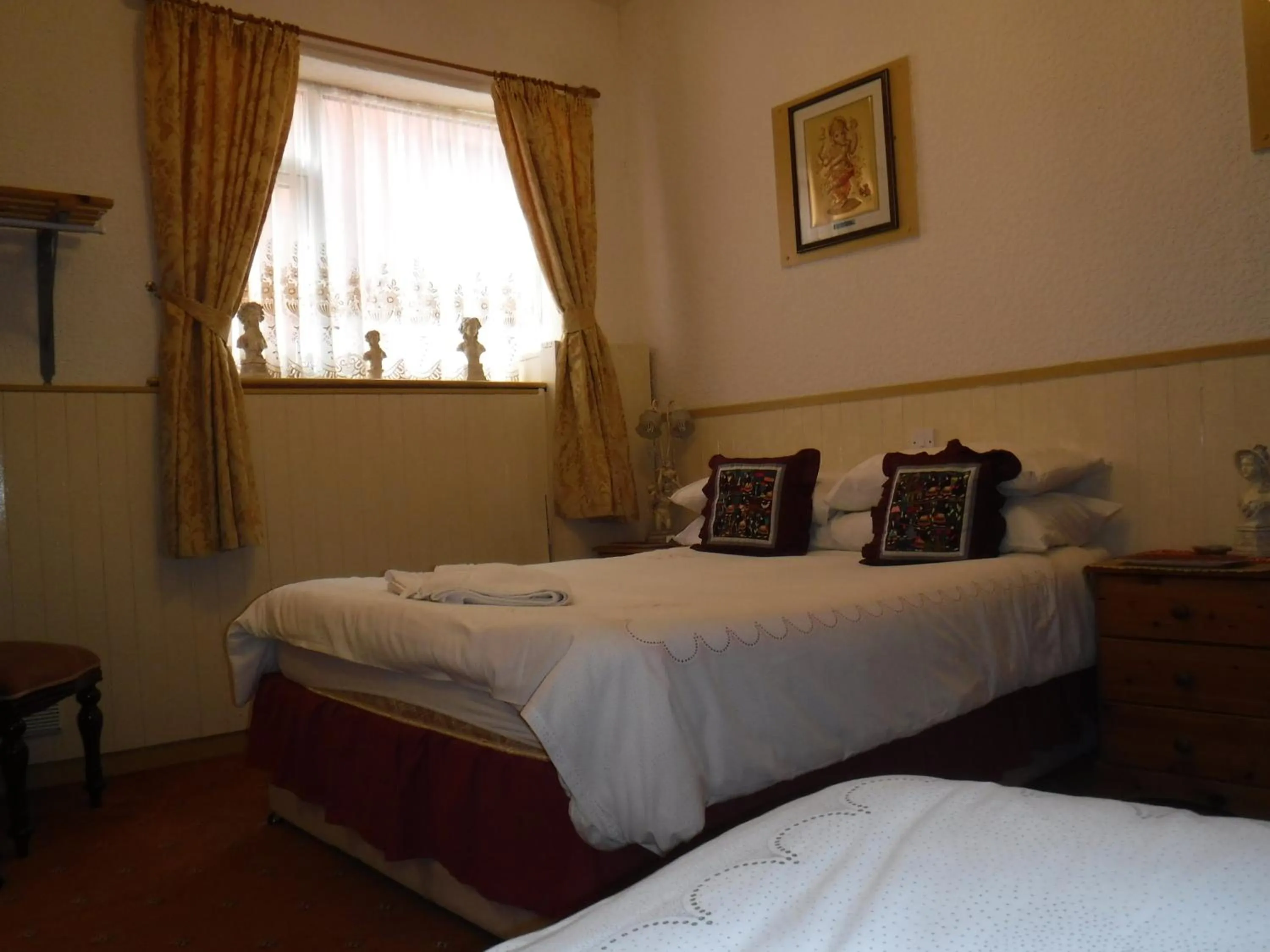 Bedroom in Camelot Hotel - Couples Only