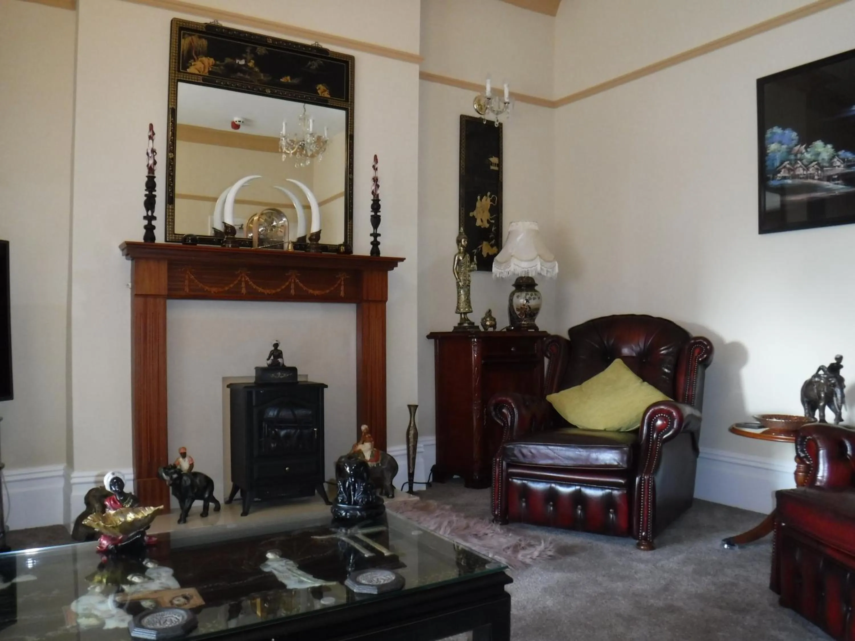 Living room in Camelot Hotel - Couples Only