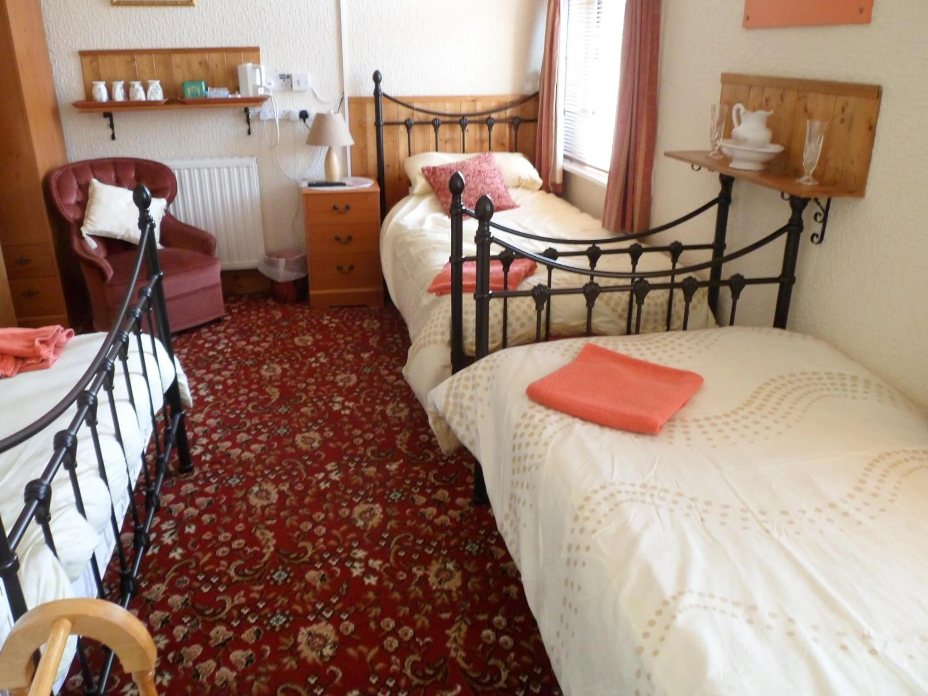 Bedroom in Camelot Hotel - Couples Only