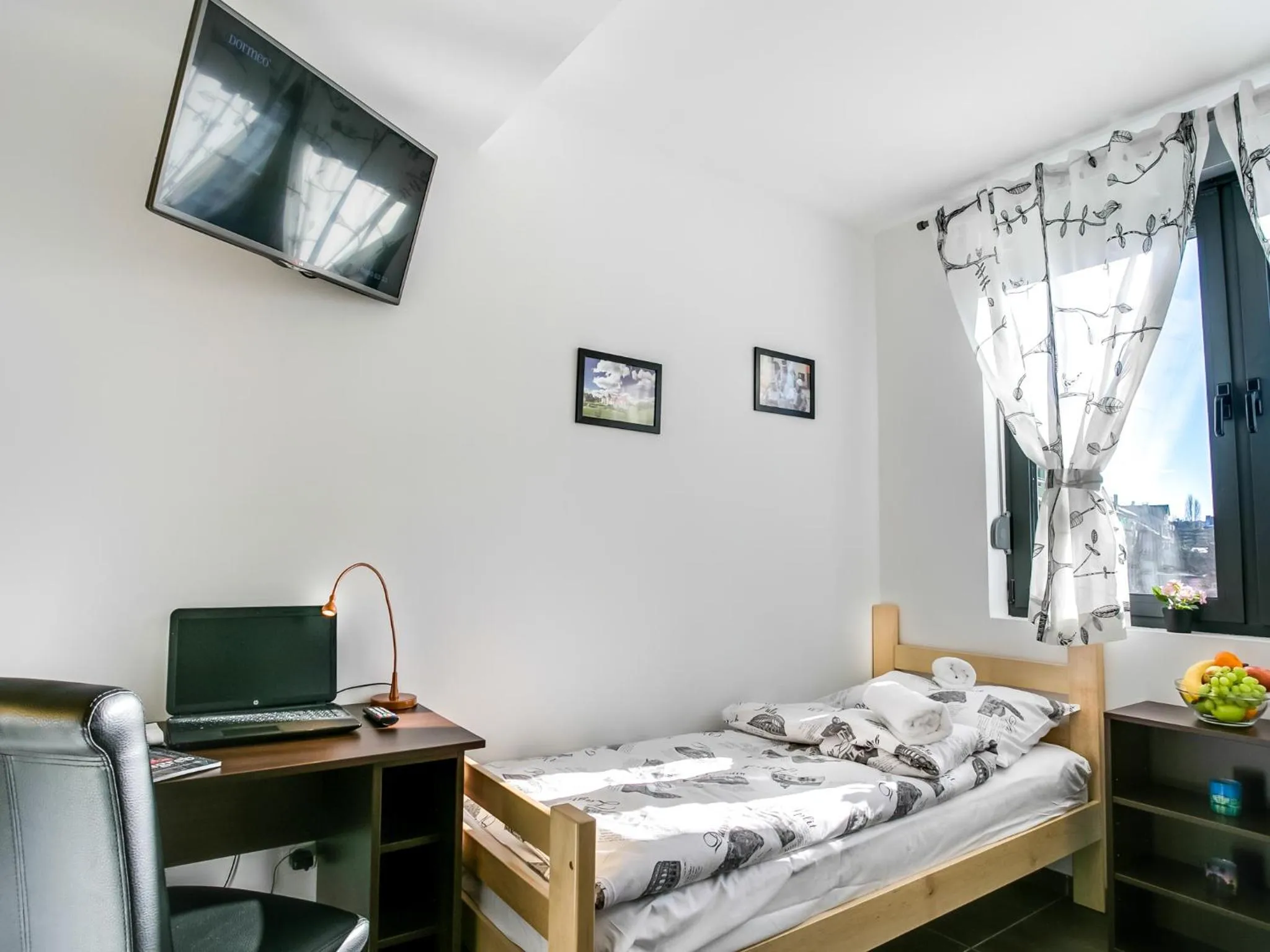 Photo of the whole room, Bed in Hostel Moving