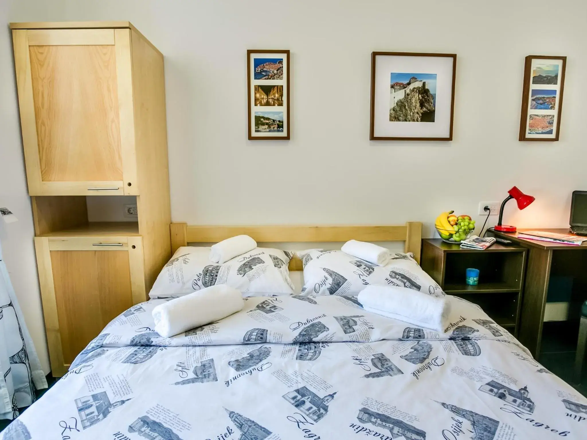 Deluxe Double Room with Balcony - single occupancy in Hostel Moving Deluxe Double Room with Balcony - single occupancy in Hostel Moving