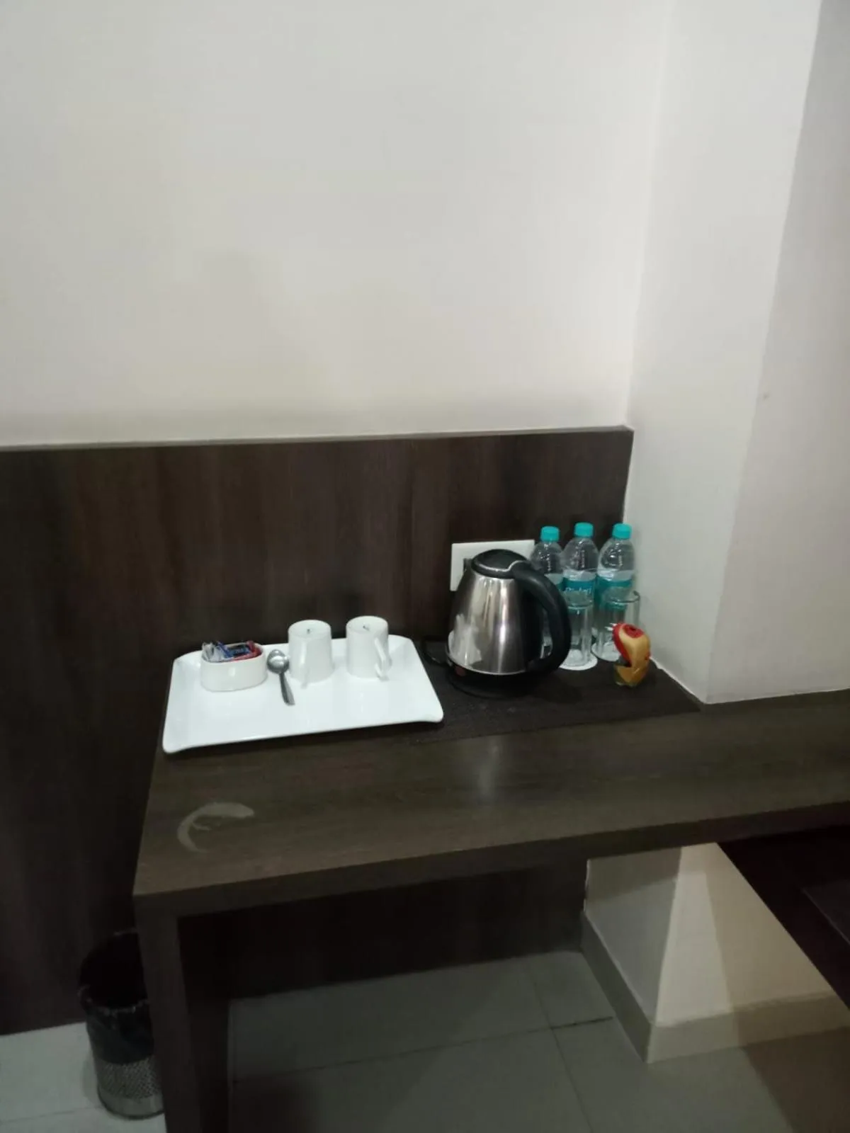 Coffee/tea facilities in The Contour Hotel