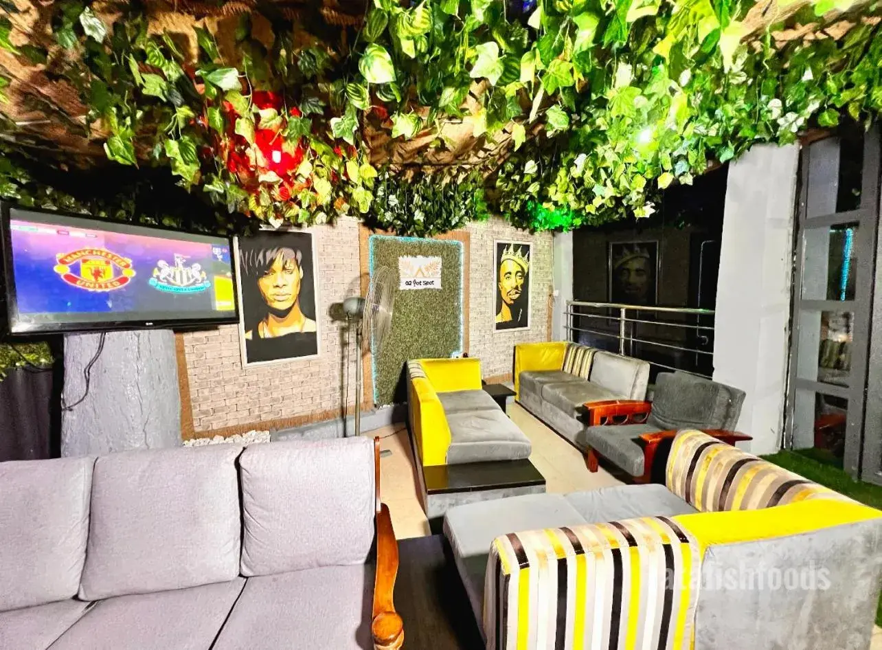 Lounge or bar in Grey Residence Lounge or bar in Grey Residence