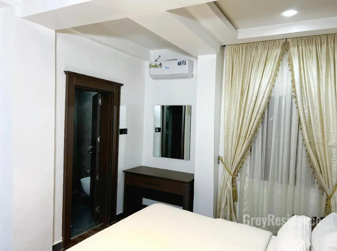 Photo of the whole room, Bed in Grey Residence Photo of the whole room, Bed in Grey Residence