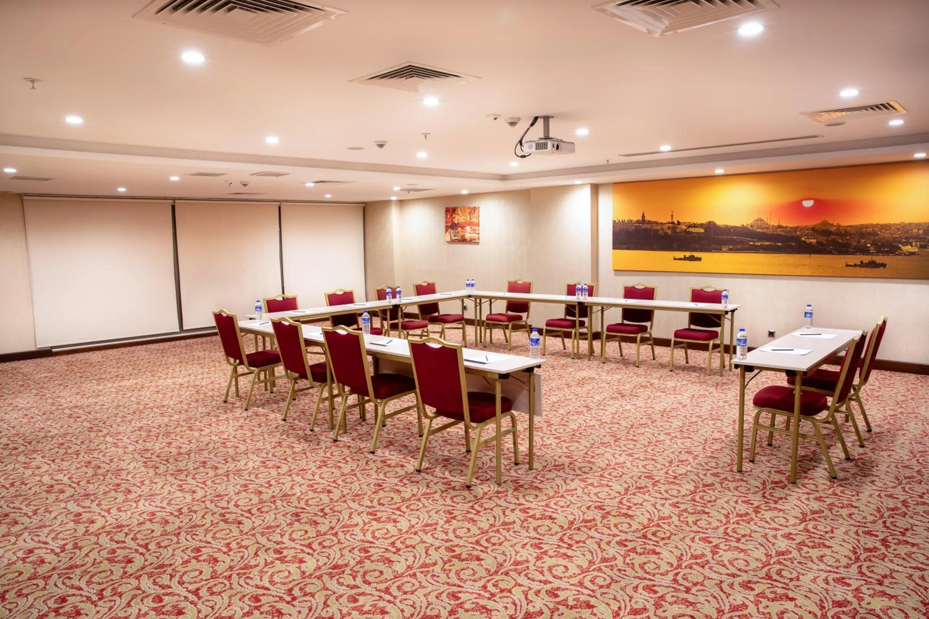 Meeting/conference room in Grand Aras Hotel & Suites
