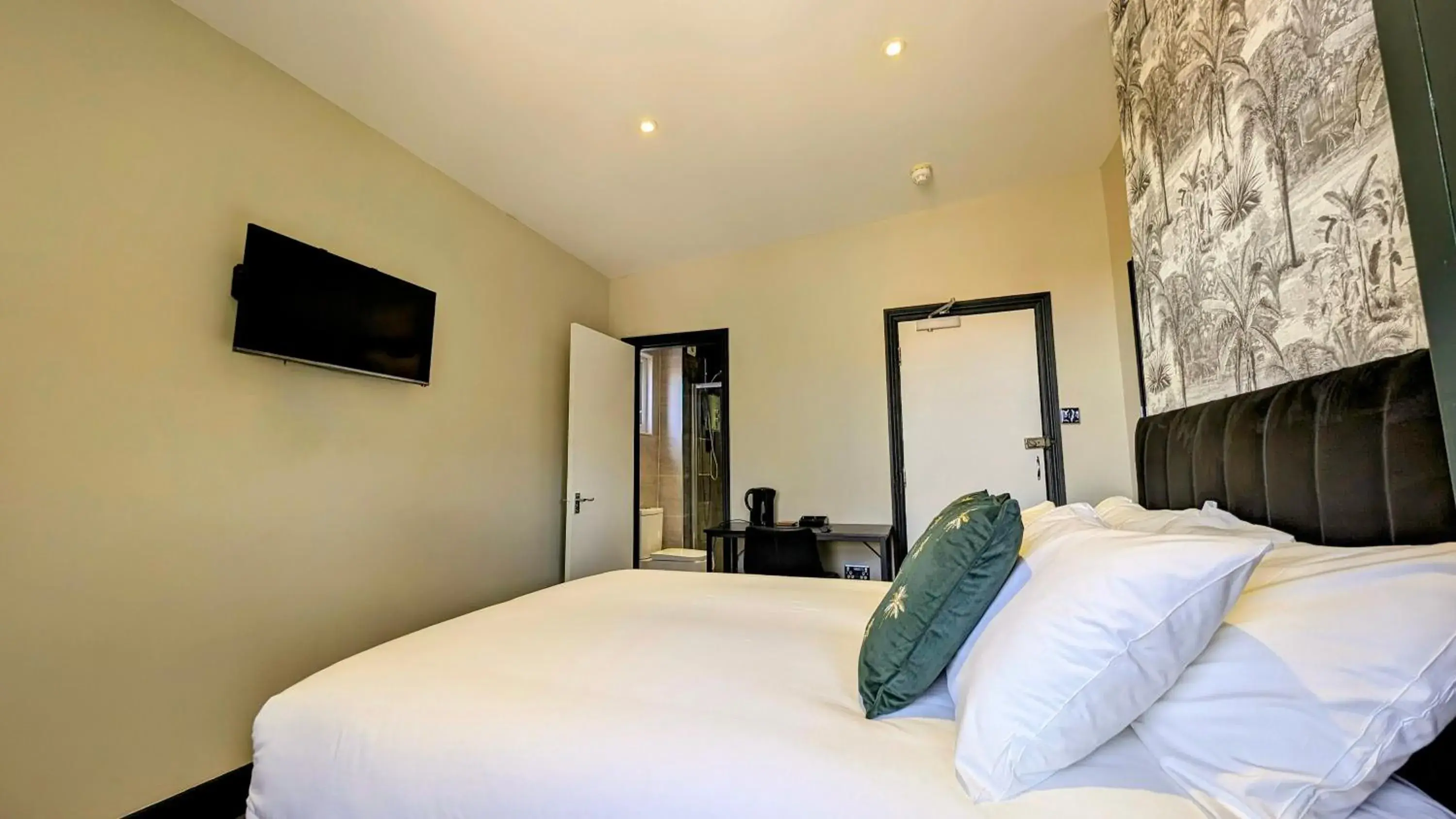 Bed in Westbourne Hotel and Spa