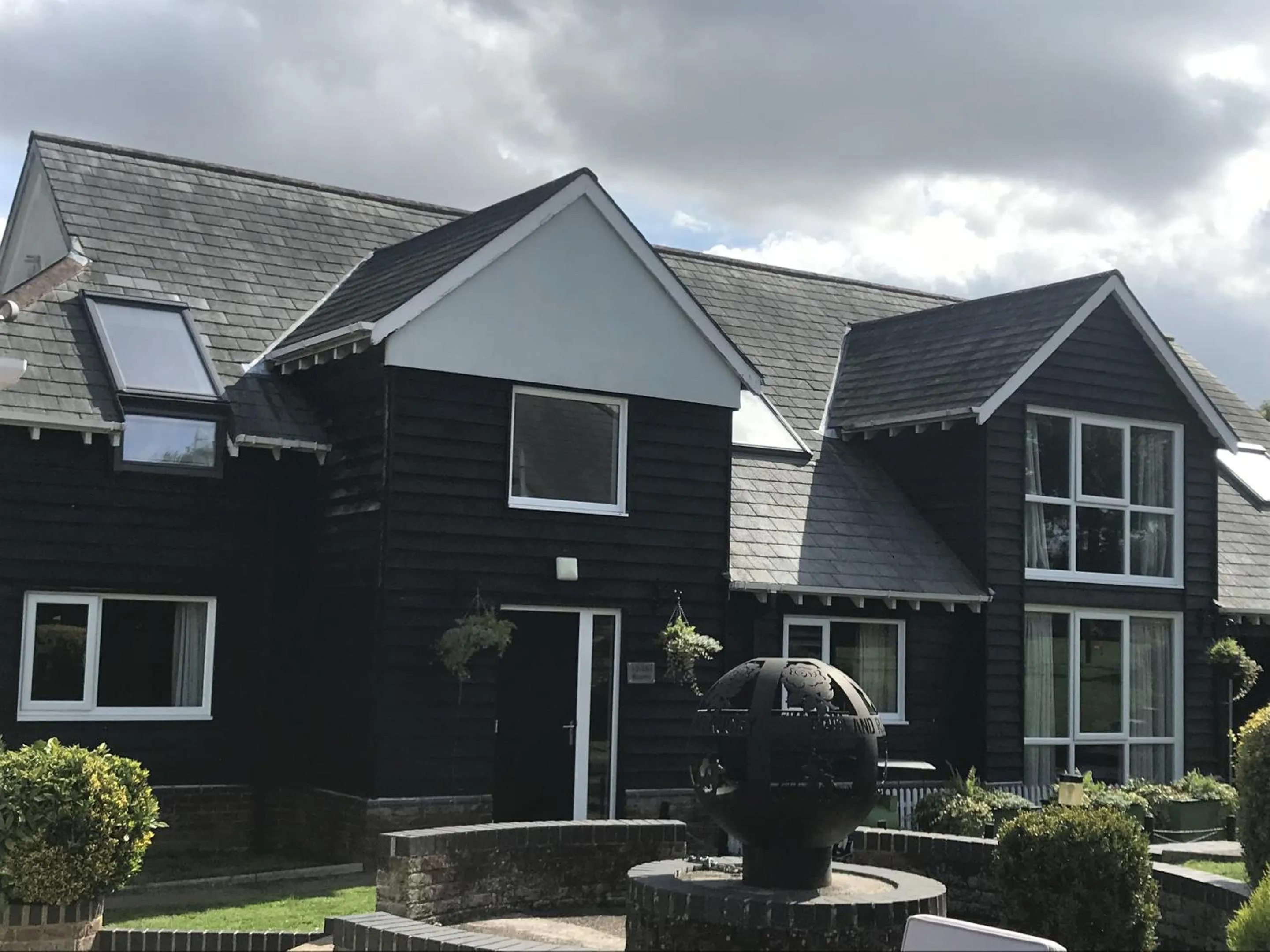 Property building in The Old Red Lion Inn