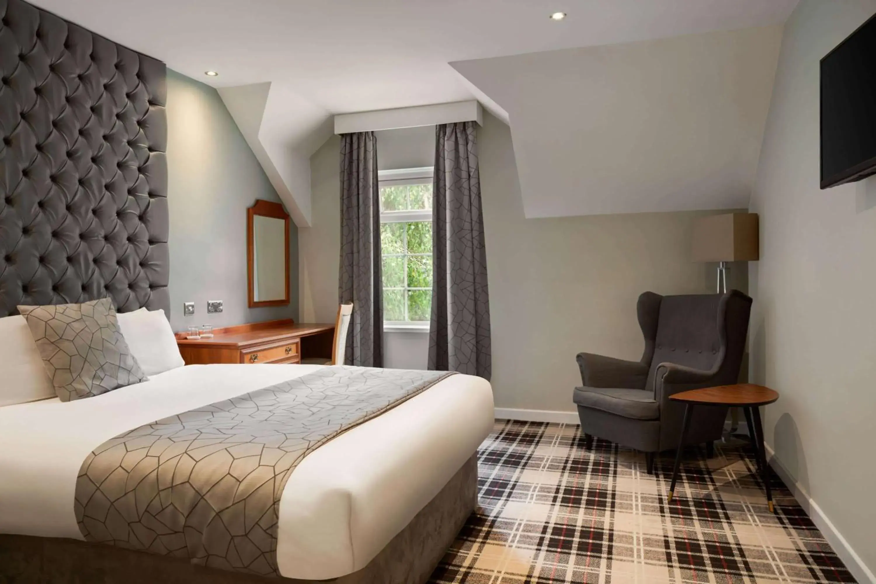 Photo of the whole room, Bed in Heritage Park Pontypridd, Trademark Collection by Wyndham Photo of the whole room, Bed in Heritage Park Pontypridd, Trademark Collection by Wyndham