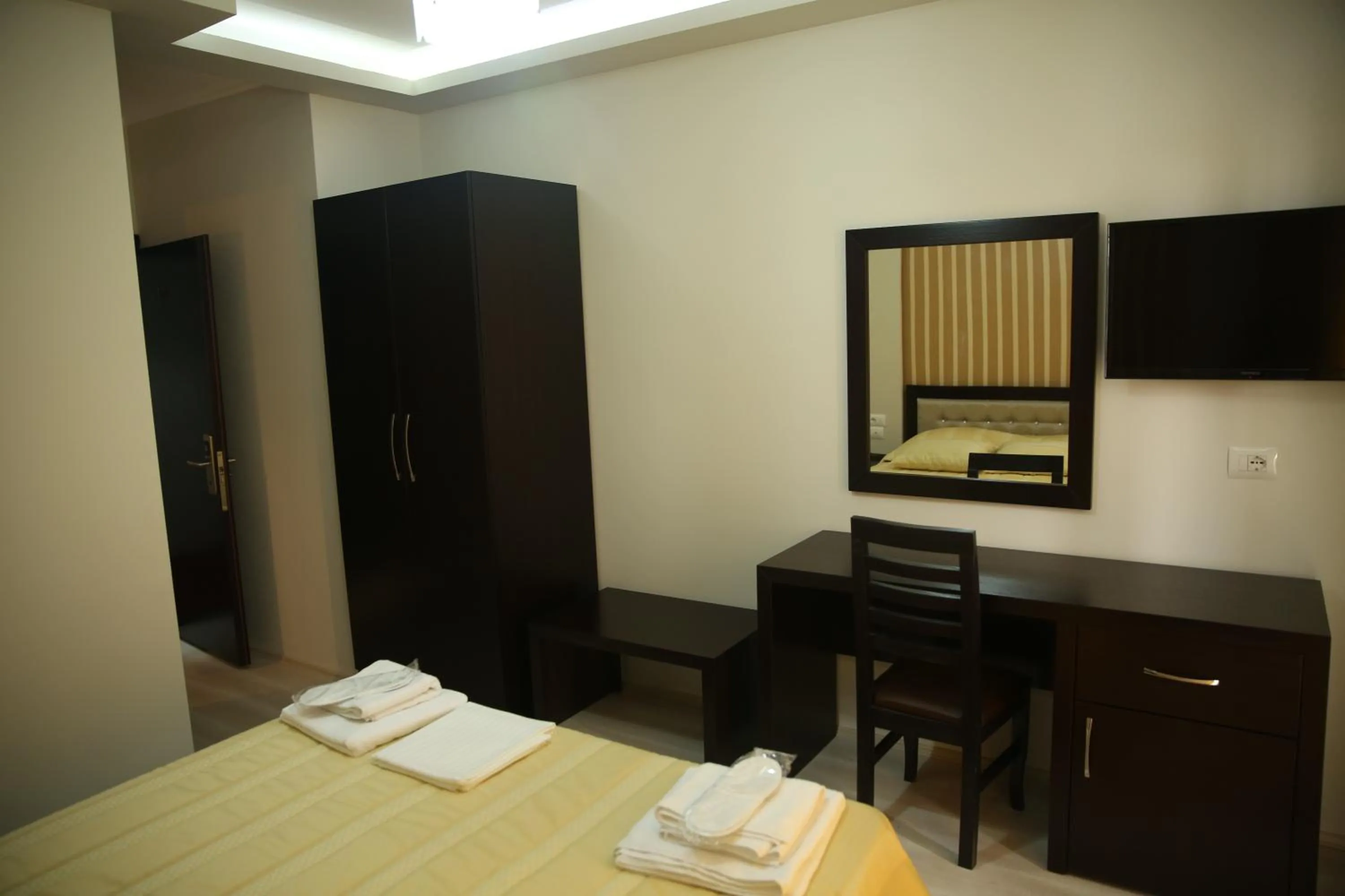 Bedroom, Bed in Hotel Pogradeci