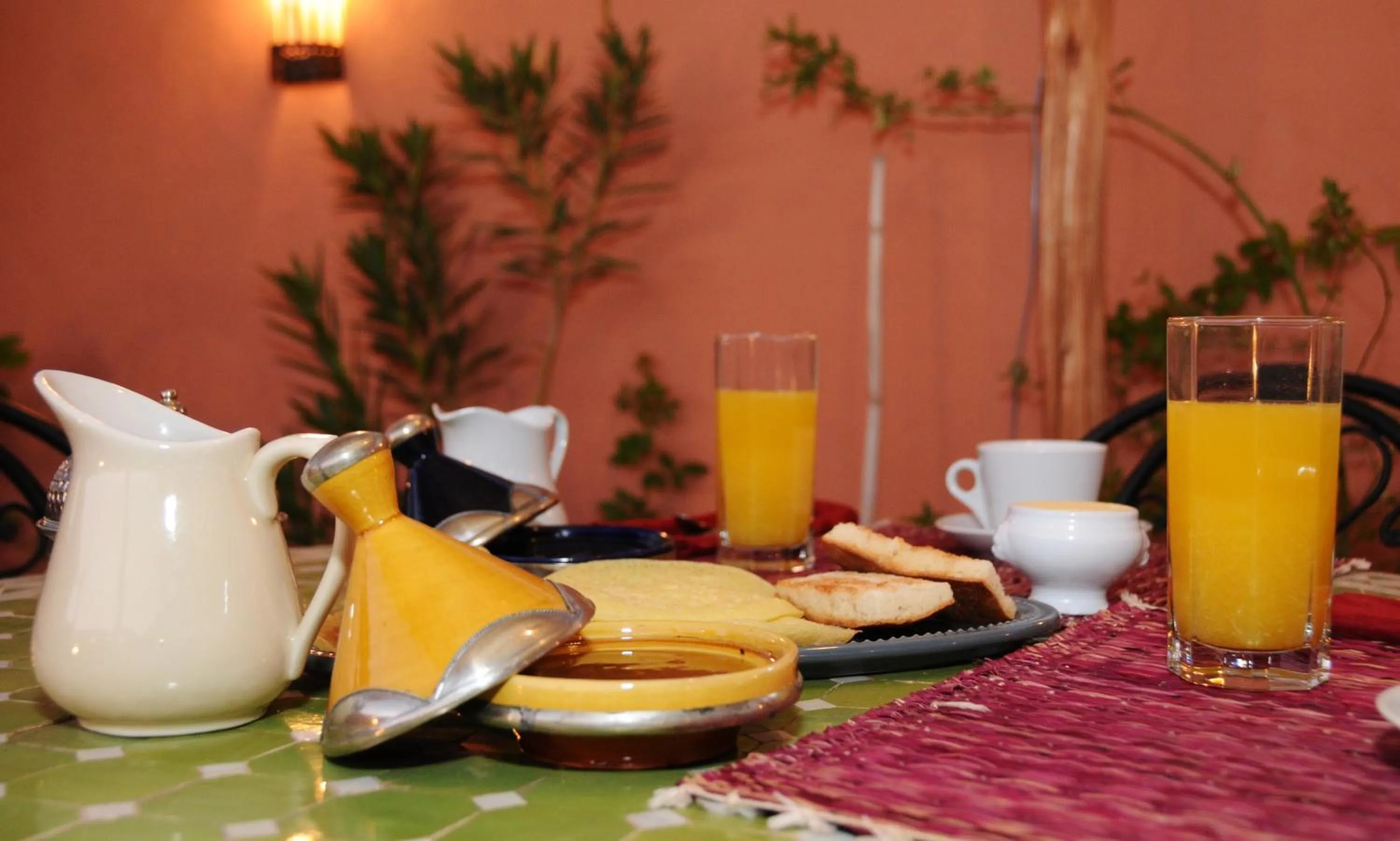 Continental breakfast in Riad Hadda