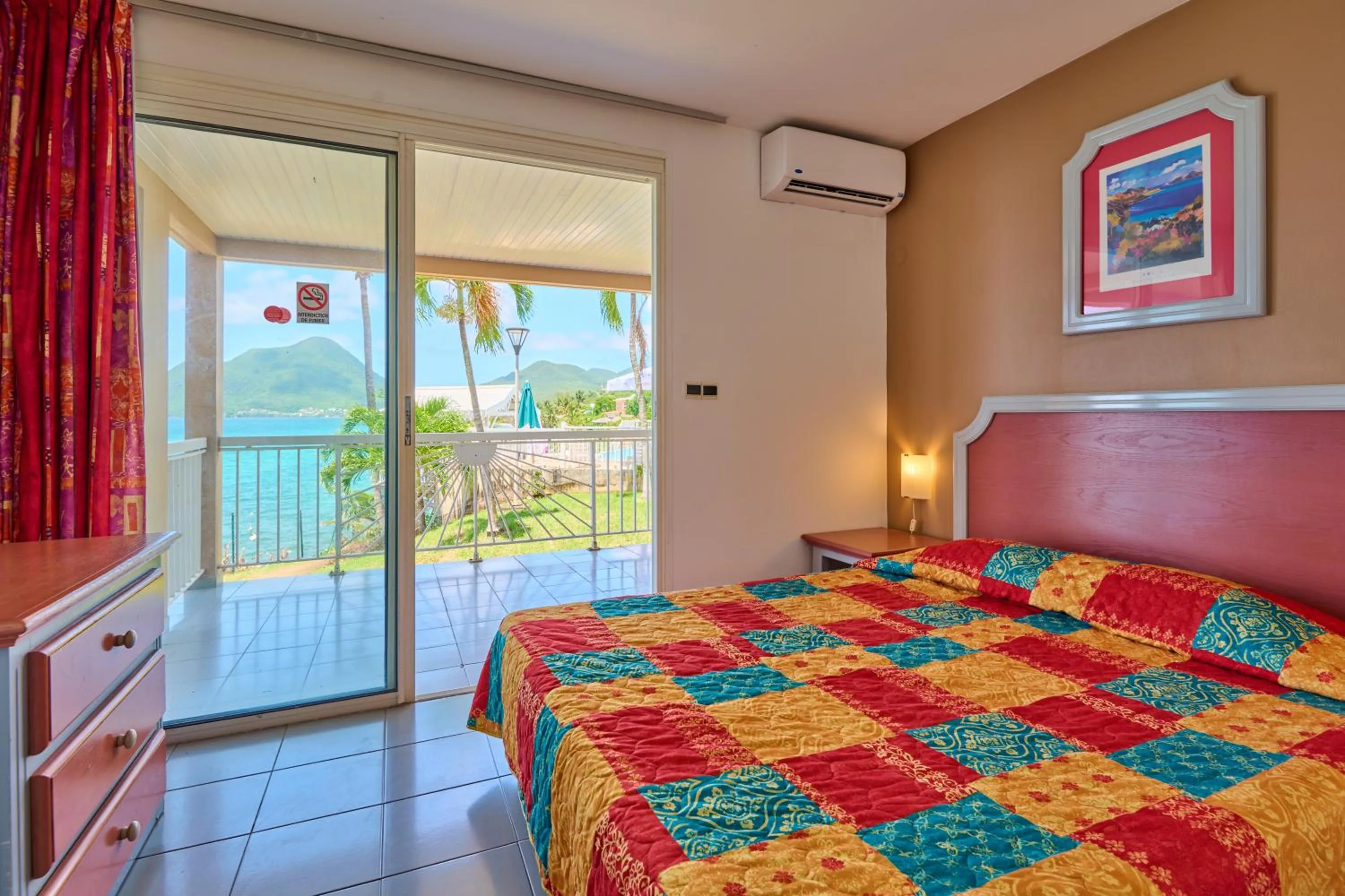 Bed in Diamant Beach