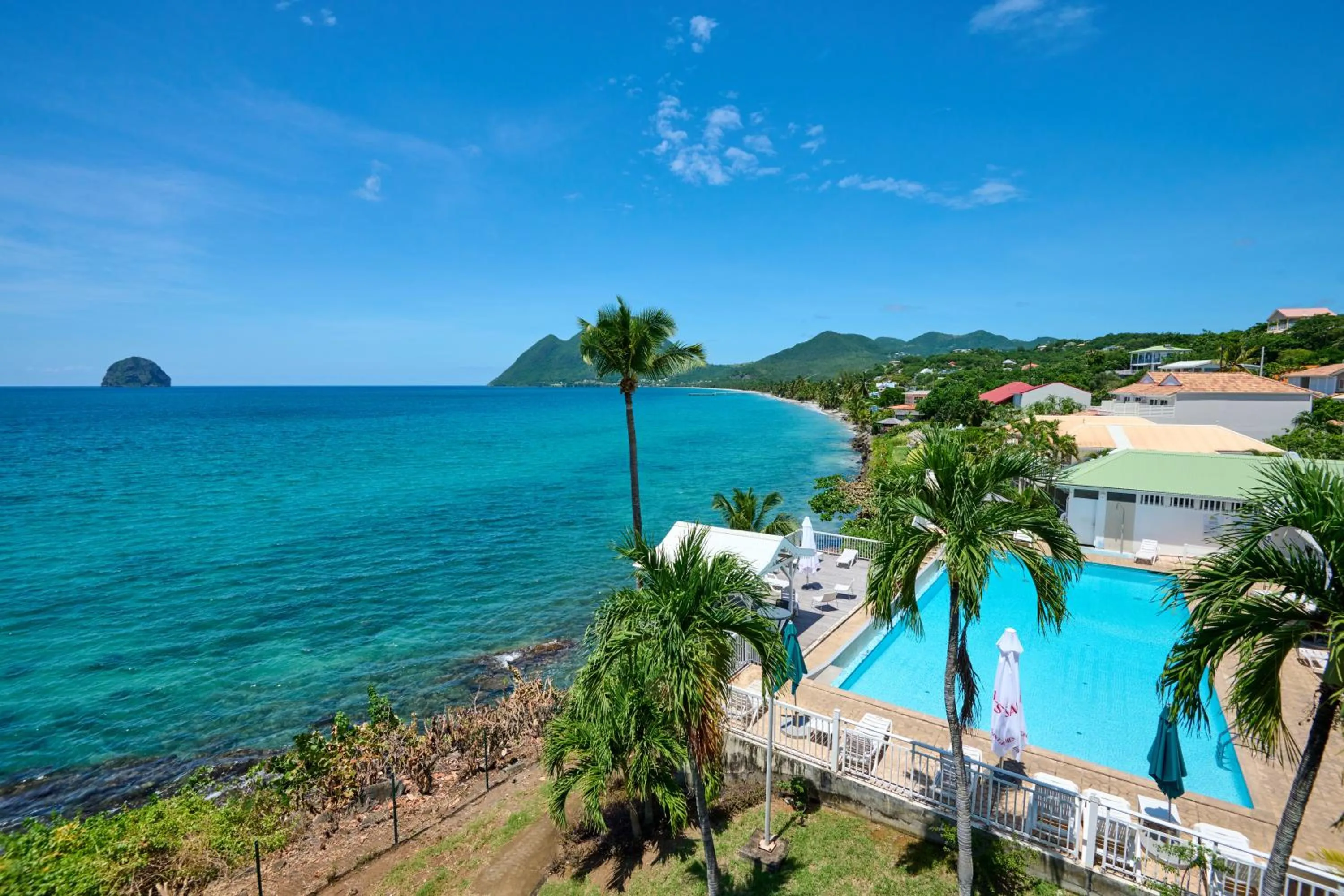 Pool view in Diamant Beach