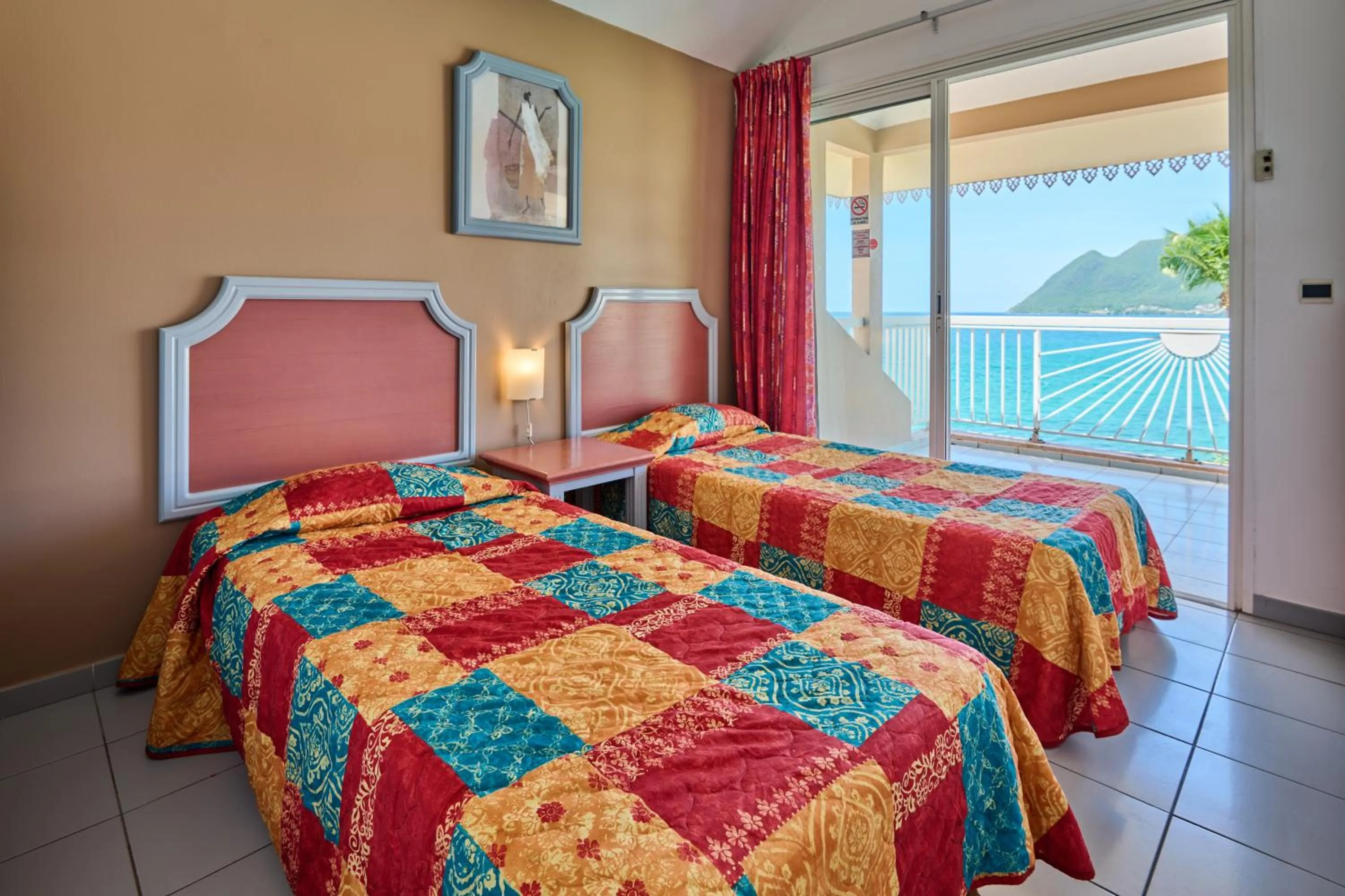 Bed in Diamant Beach