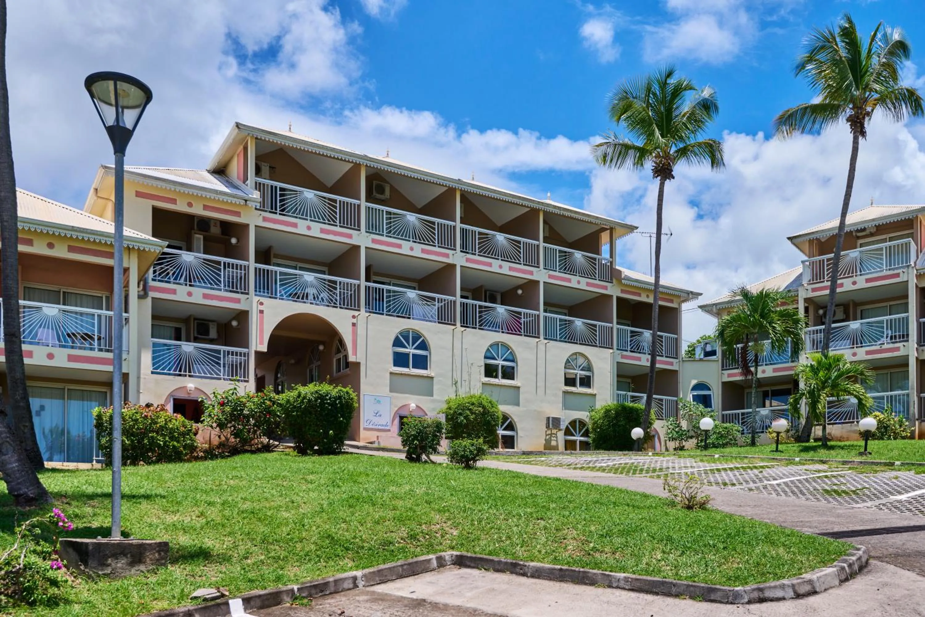 Property building in Diamant Beach