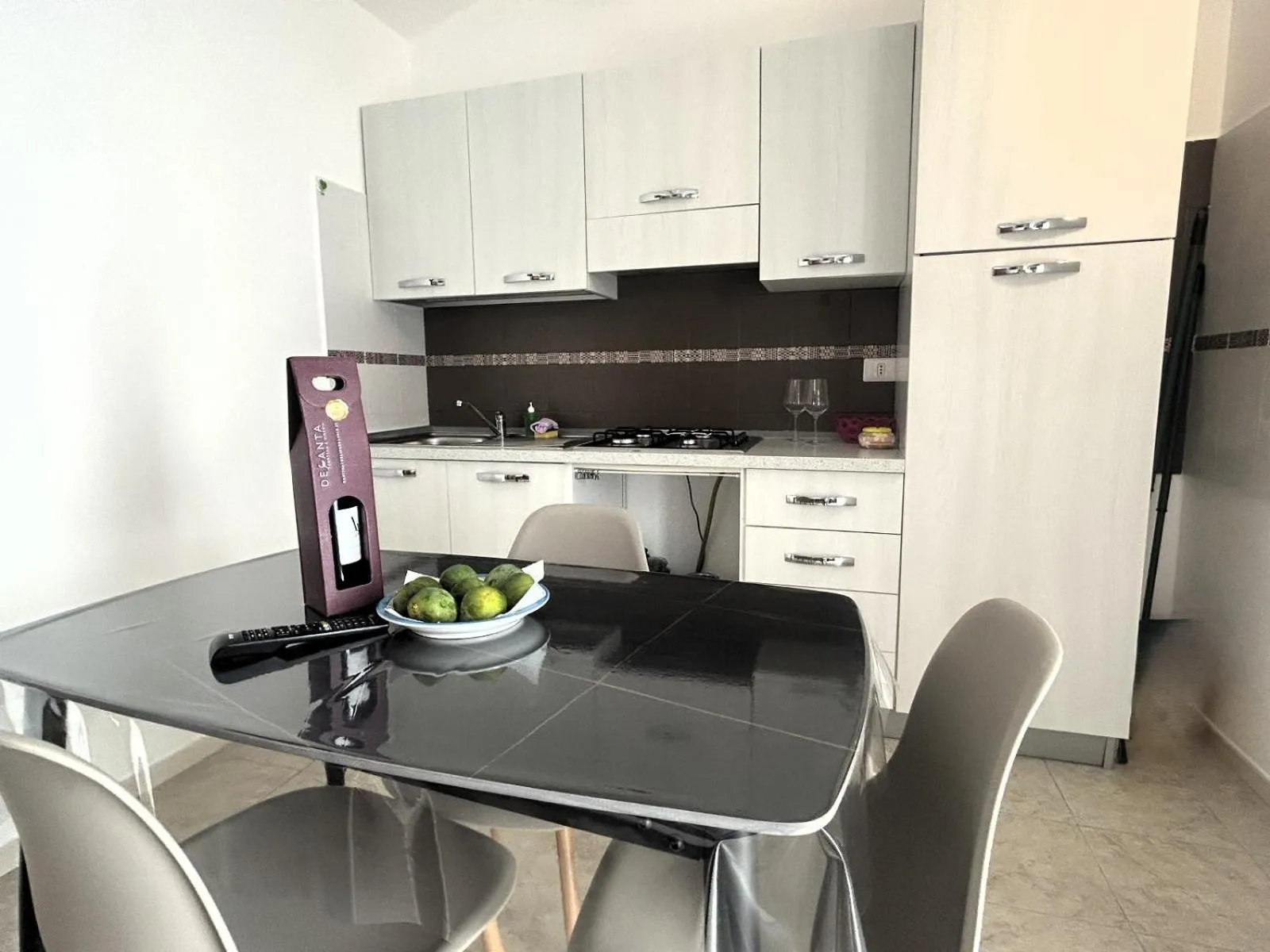 Kitchen or kitchenette in Villa Soleanna Residence