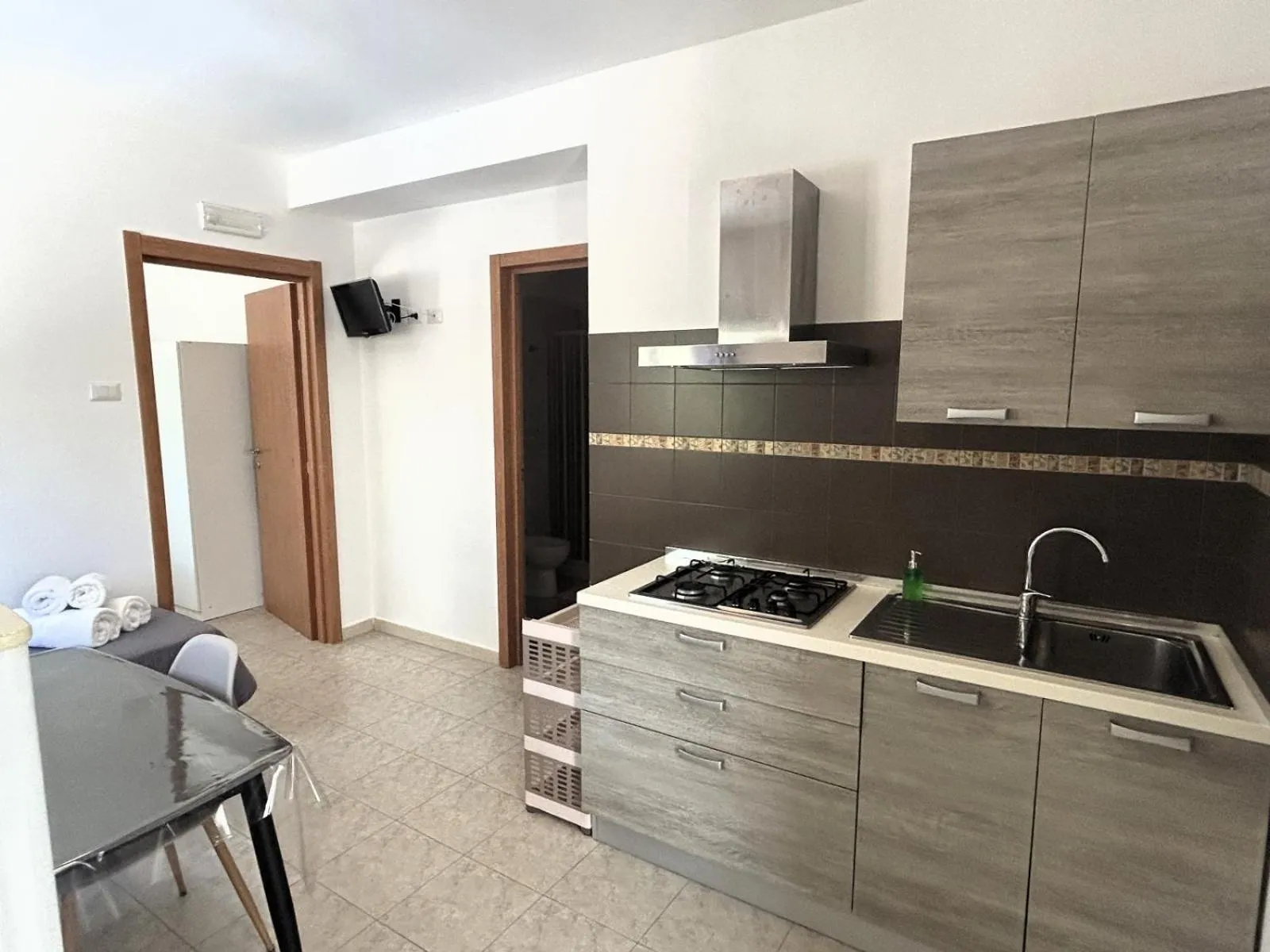 Kitchen or kitchenette in Villa Soleanna Residence