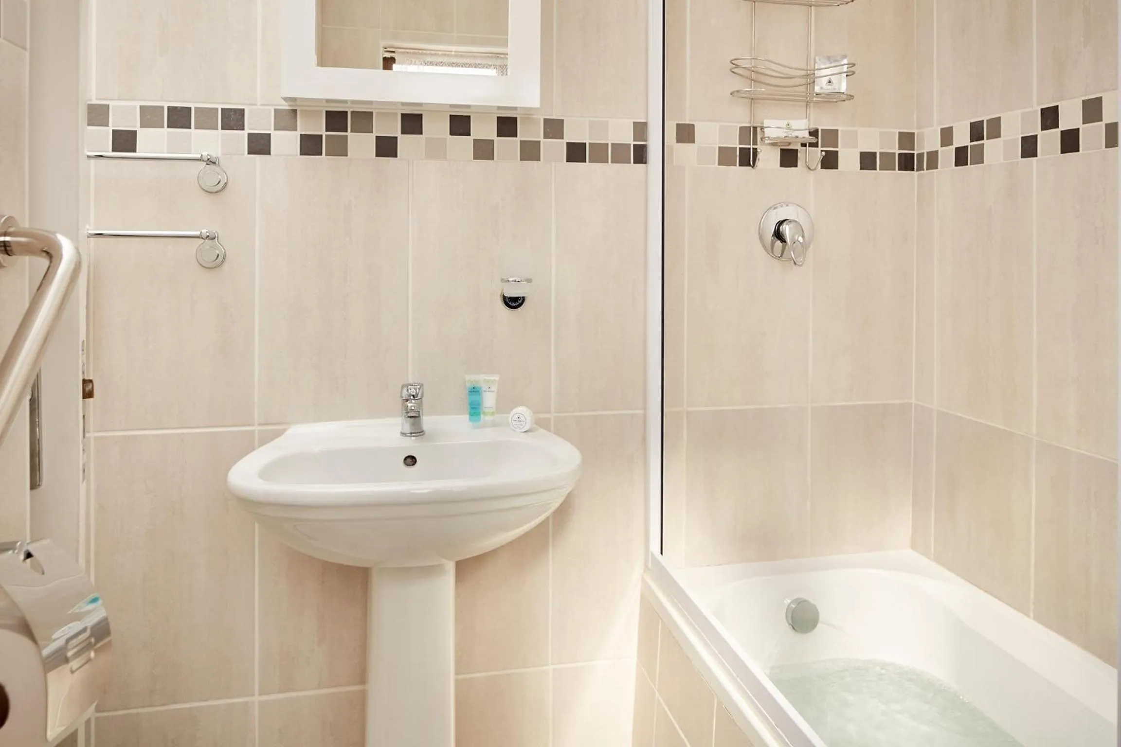 Shower in First Group Club Hacienda