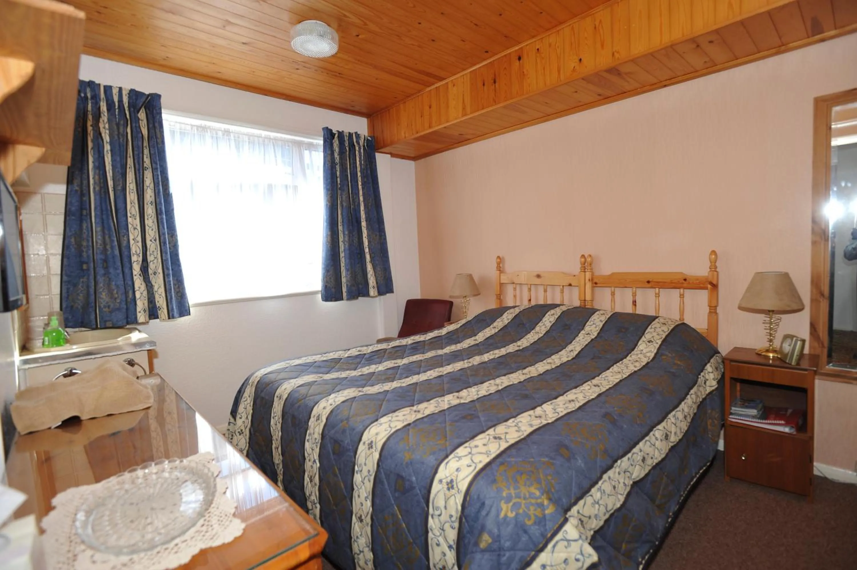 Bedroom, Bed in Dwy Olwyn