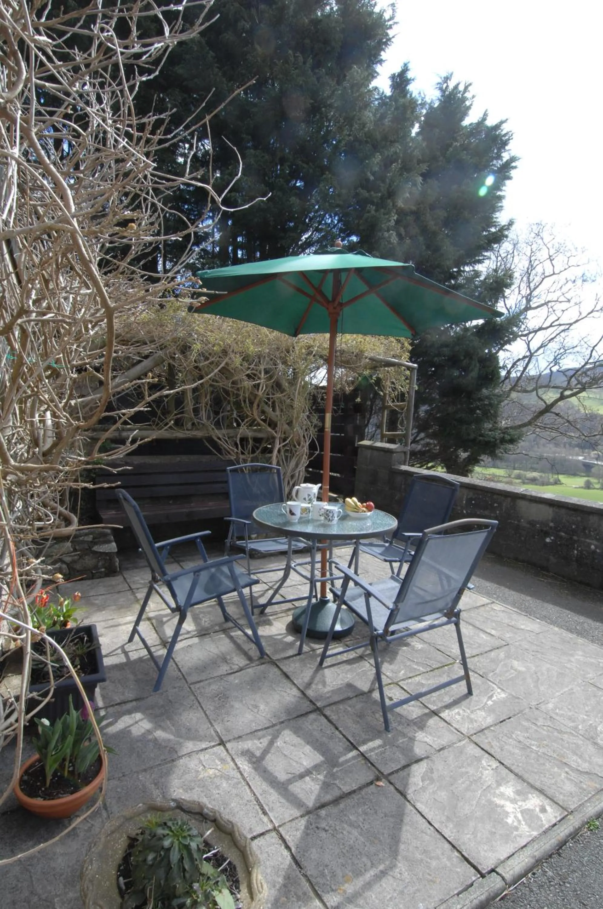 Patio in Dwy Olwyn