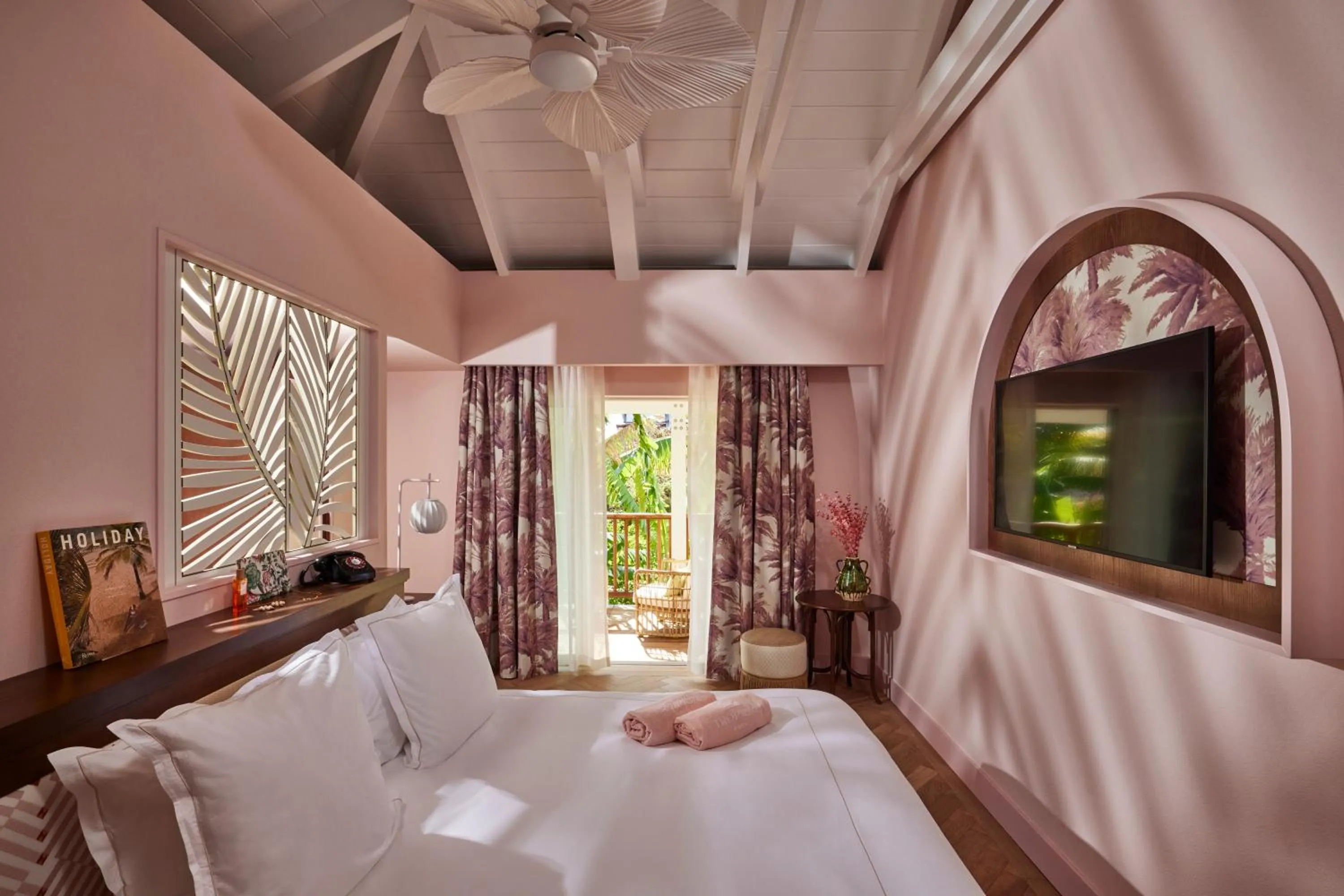 View (from property/room), Bed in Tropical Hotel St Barth