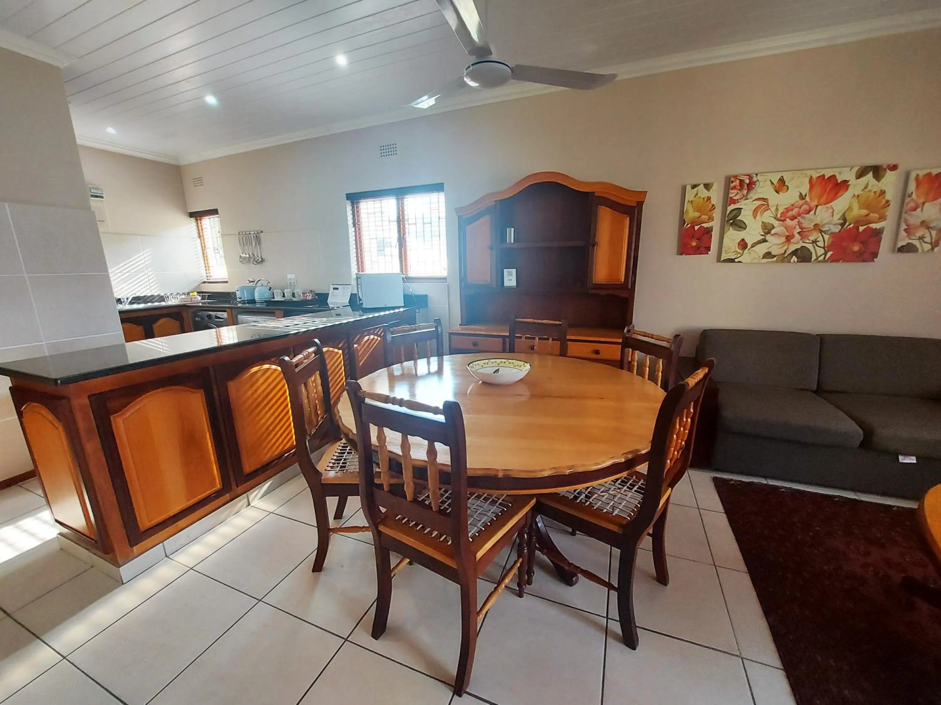 Kitchen or kitchenette in First Group Perna Perna Mossel Bay