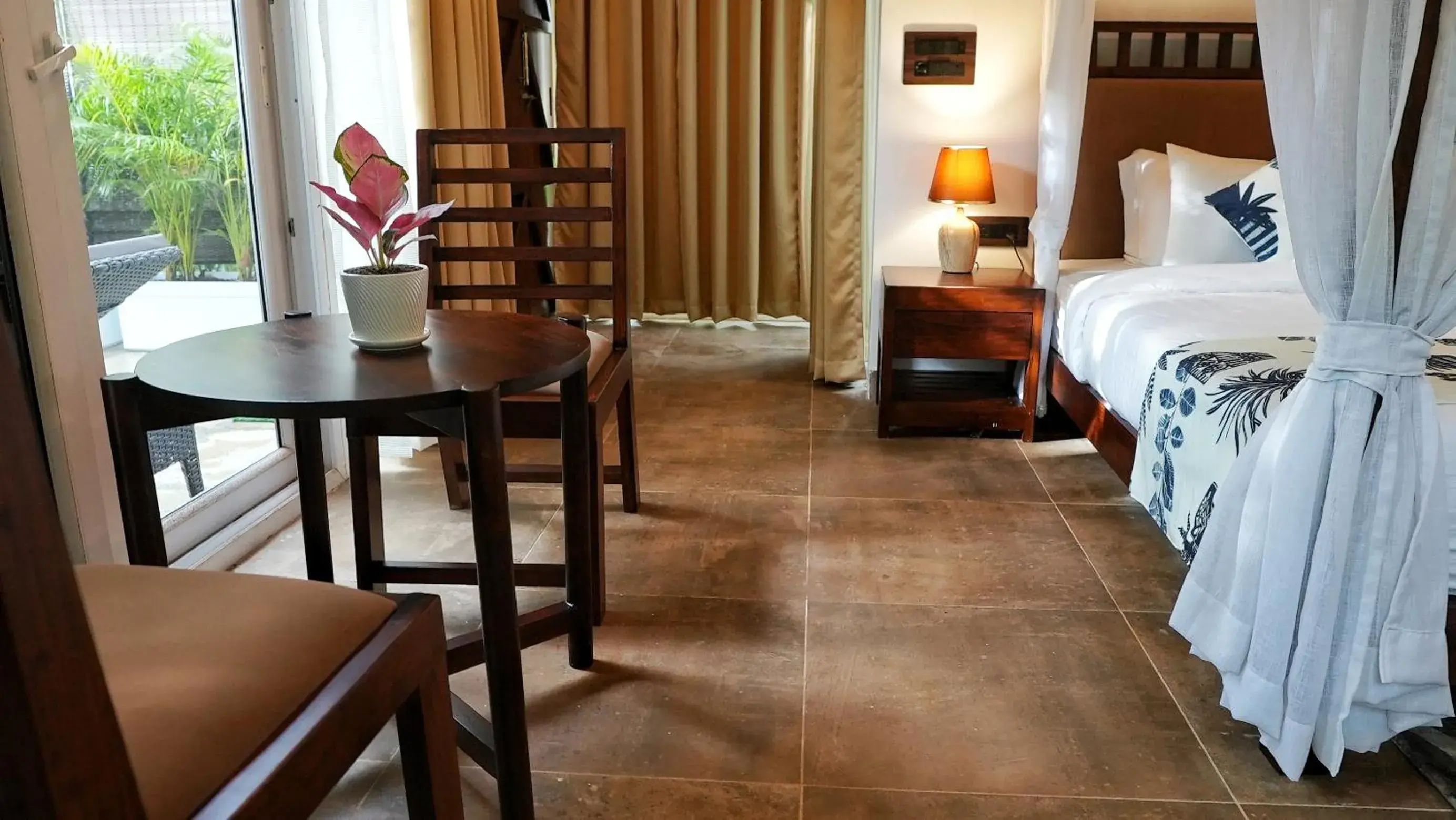 Bed in Swimup - Suites with private pool , Vagator Bed in Swimup - Suites with private pool , Vagator