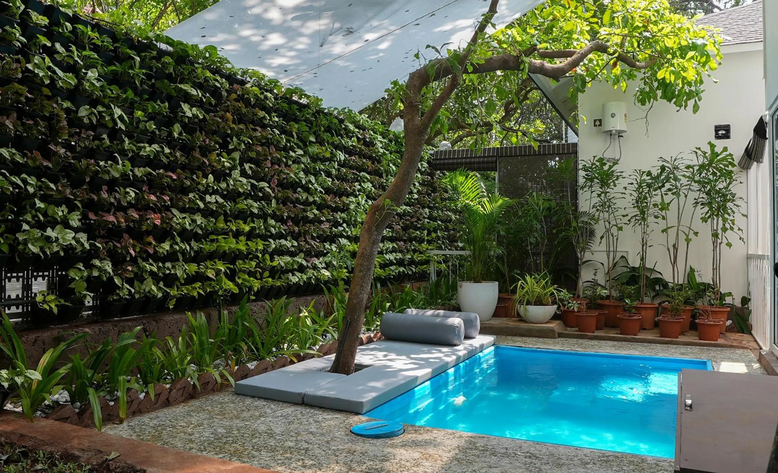 Patio in Swimup - Suites with private pool , Vagator