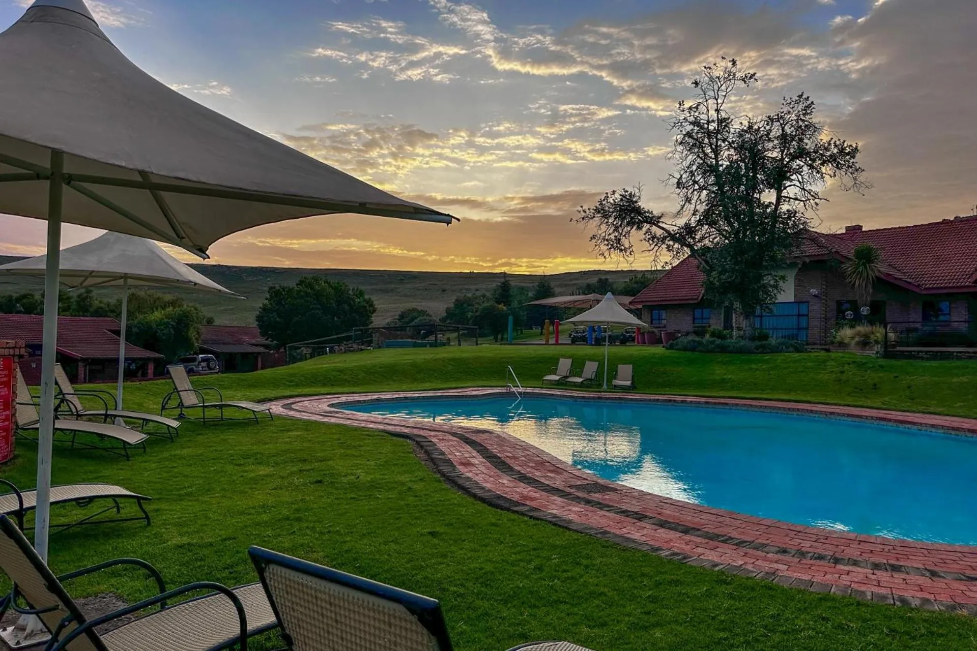 Property building in First Group Qwantani