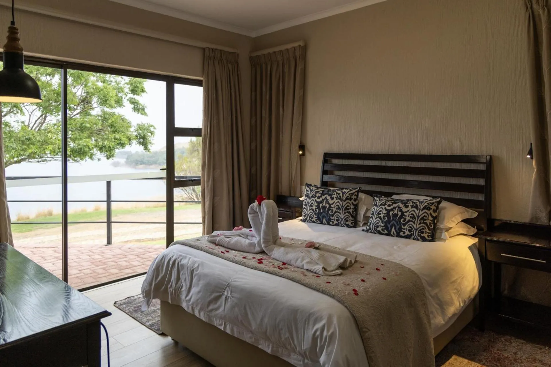 Bed in First Group Qwantani