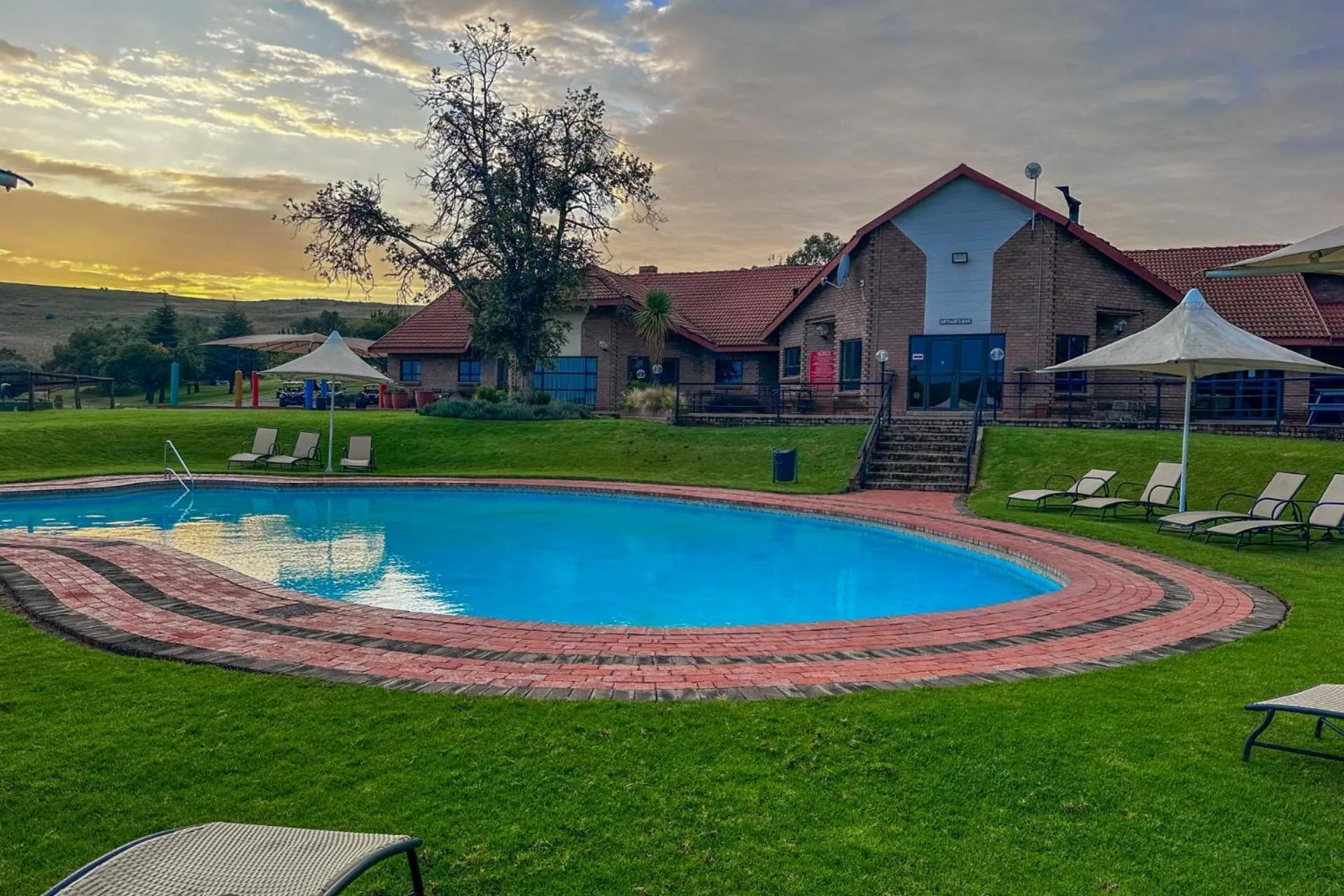 Property building in First Group Qwantani