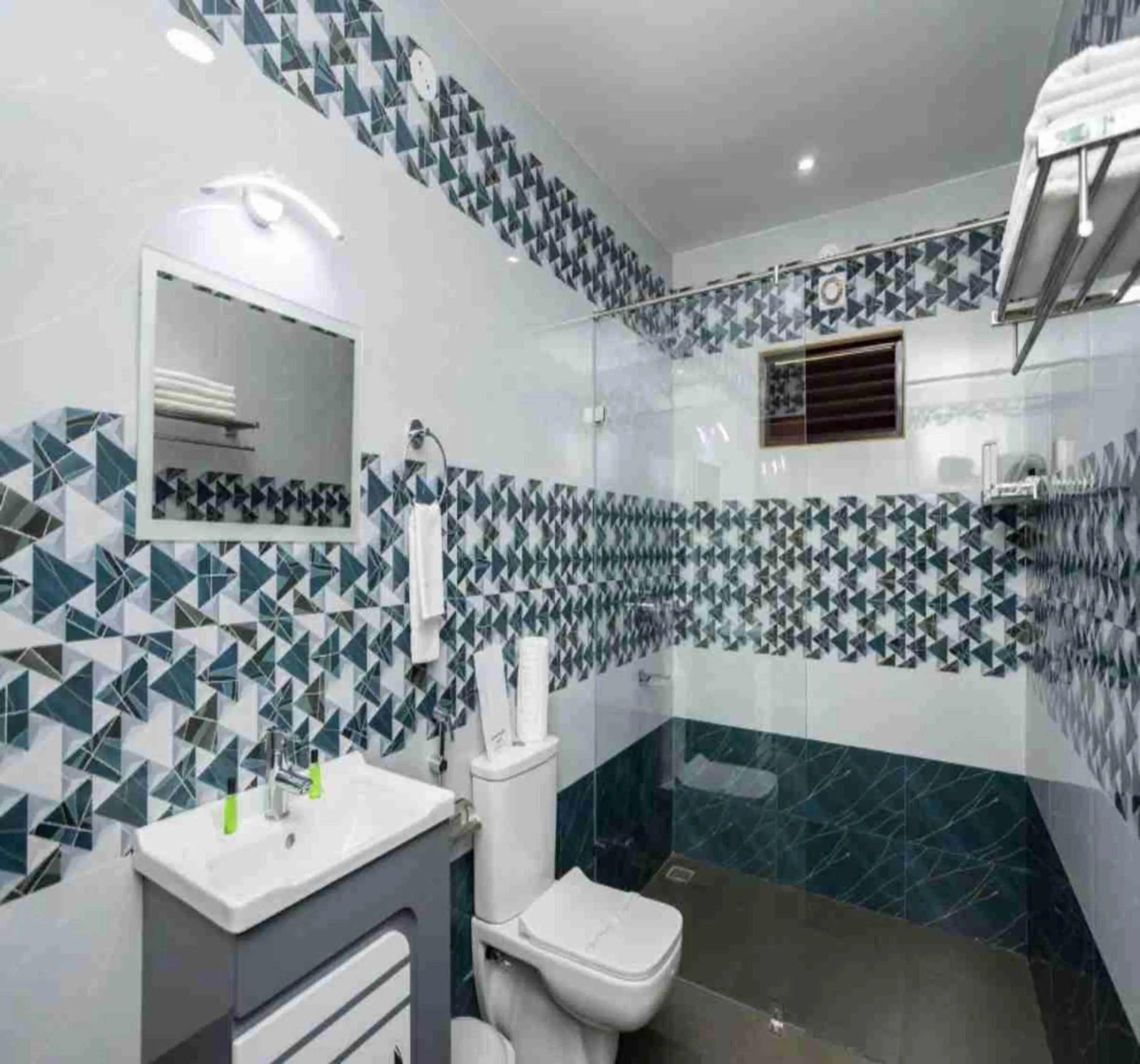 Shower in Le Serene Munnar Luxury Resorts & Spa