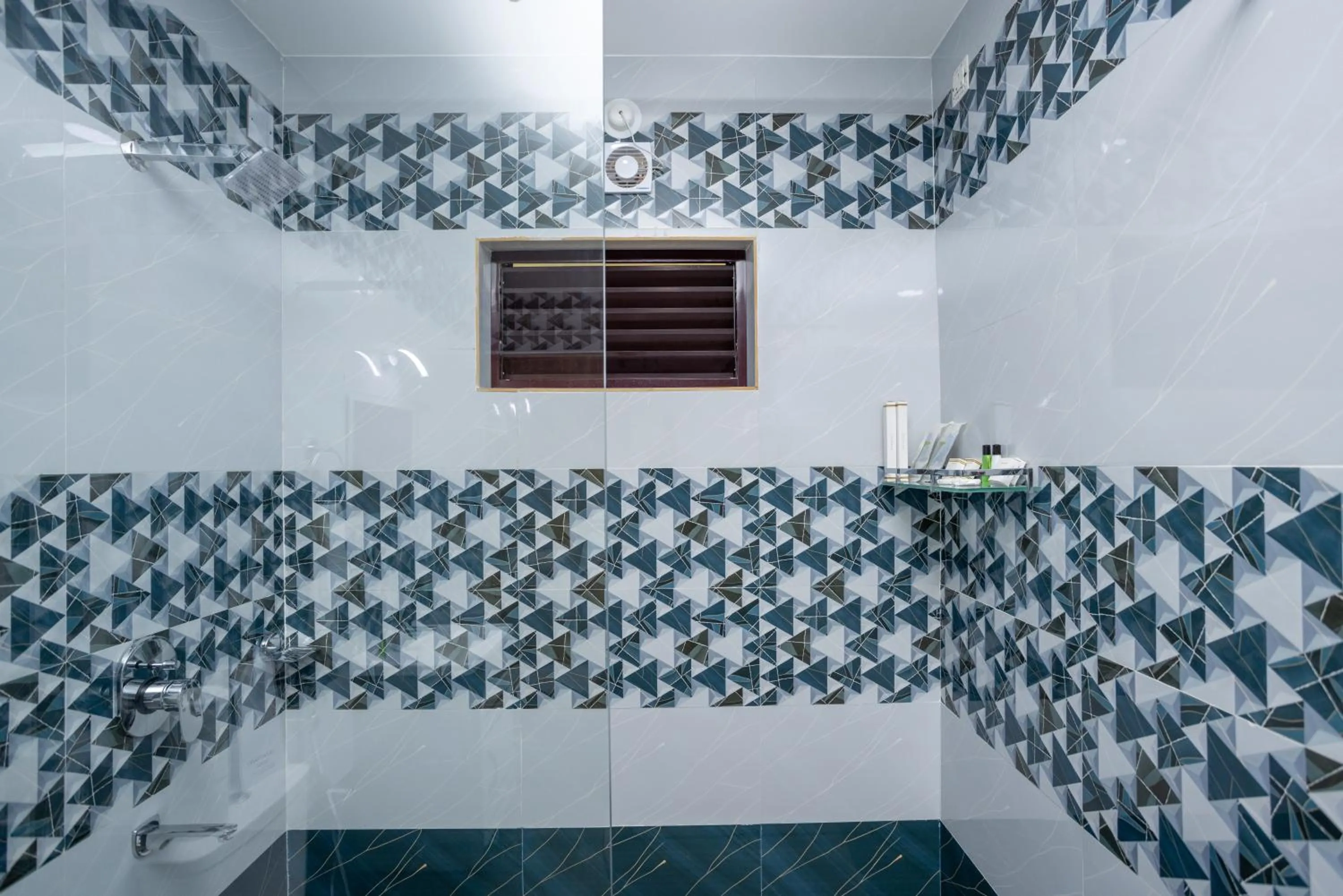 Bathroom in Le Serene Munnar Luxury Resorts & Spa