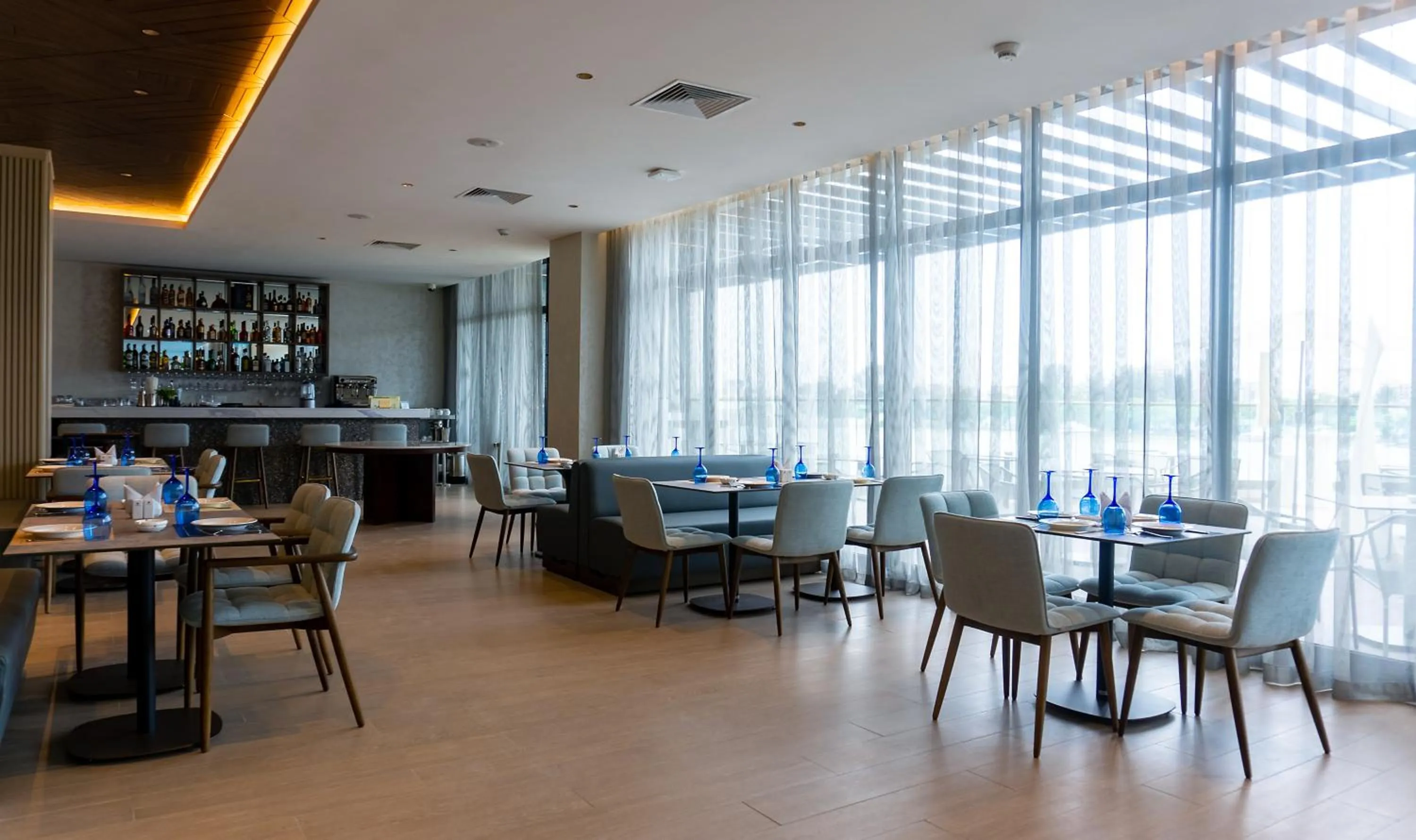 Restaurant/places to eat in Black Diamond Hotel