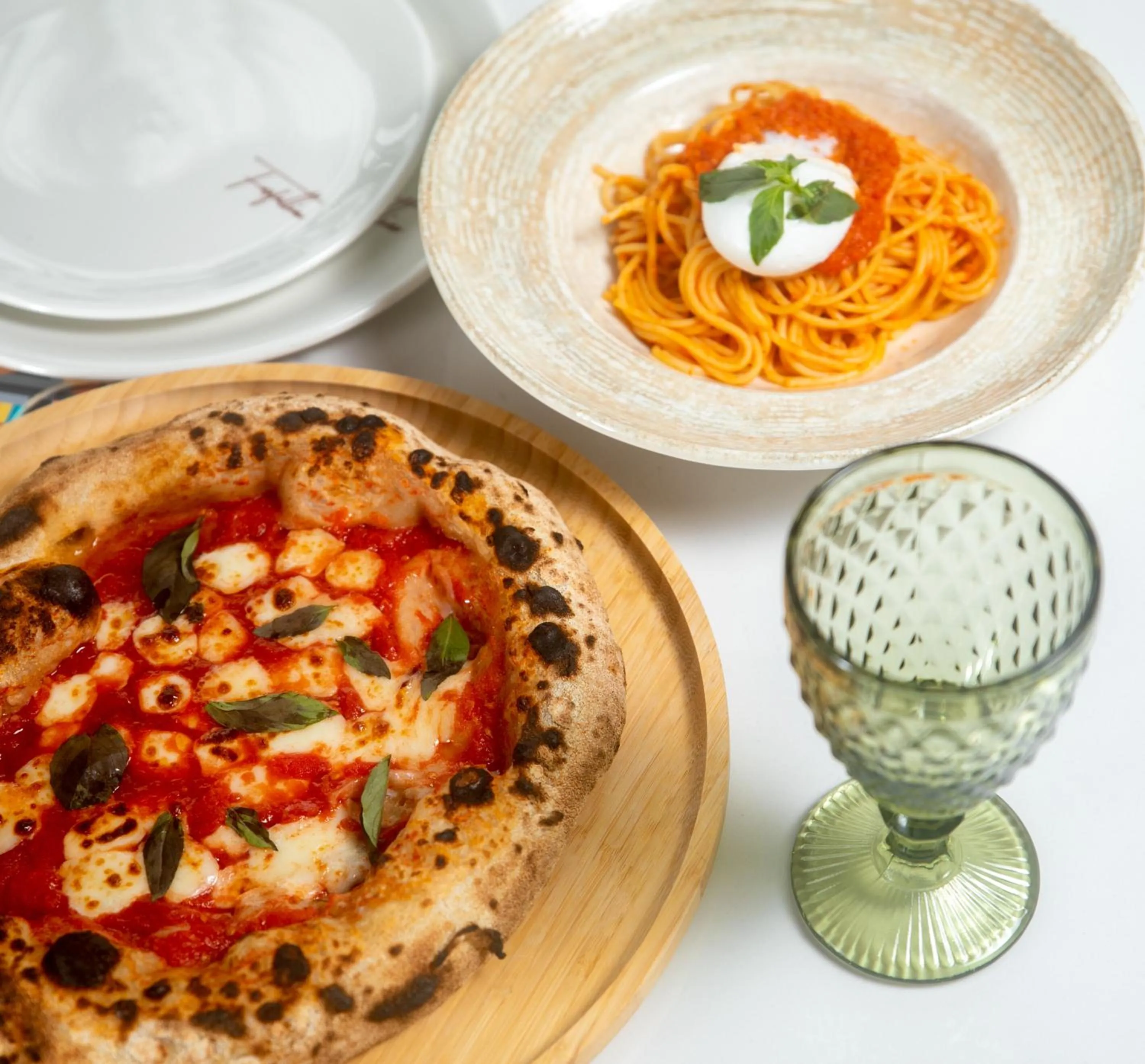 Restaurant/places to eat in Black Diamond Hotel