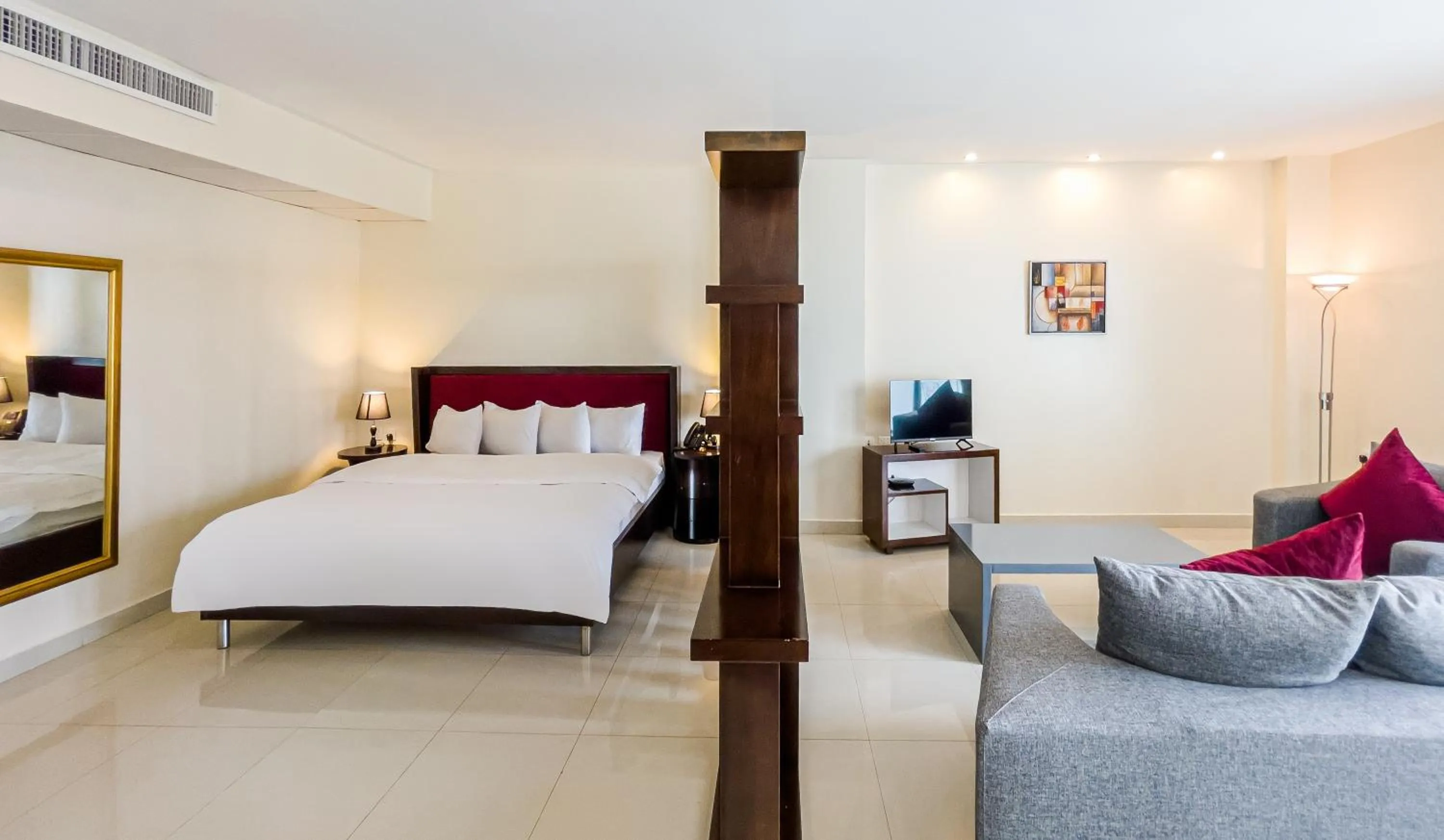 Photo of the whole room, Bed in Black Diamond Hotel