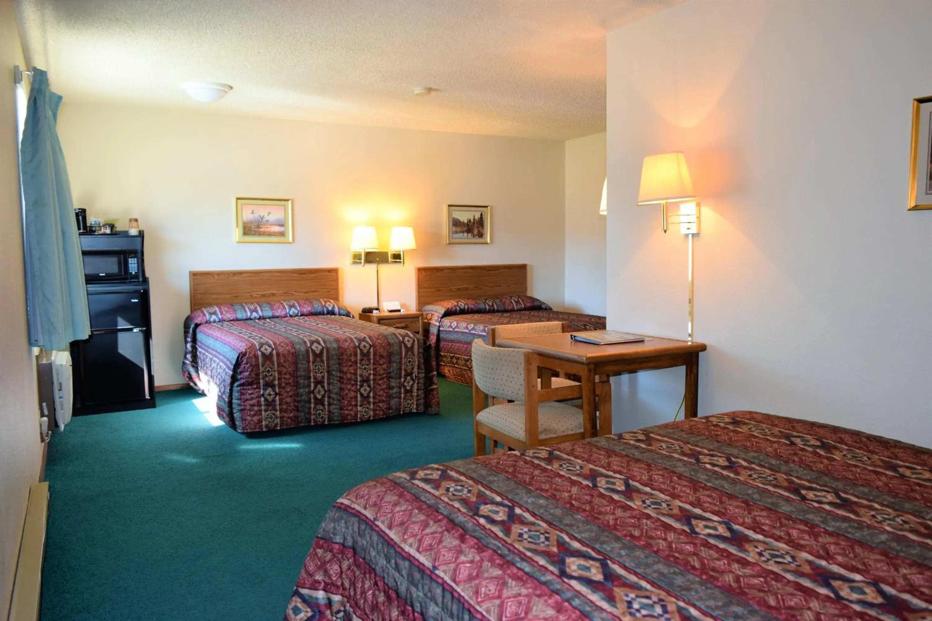 Triple Room in Country Inn Libby Triple Room in Country Inn Libby