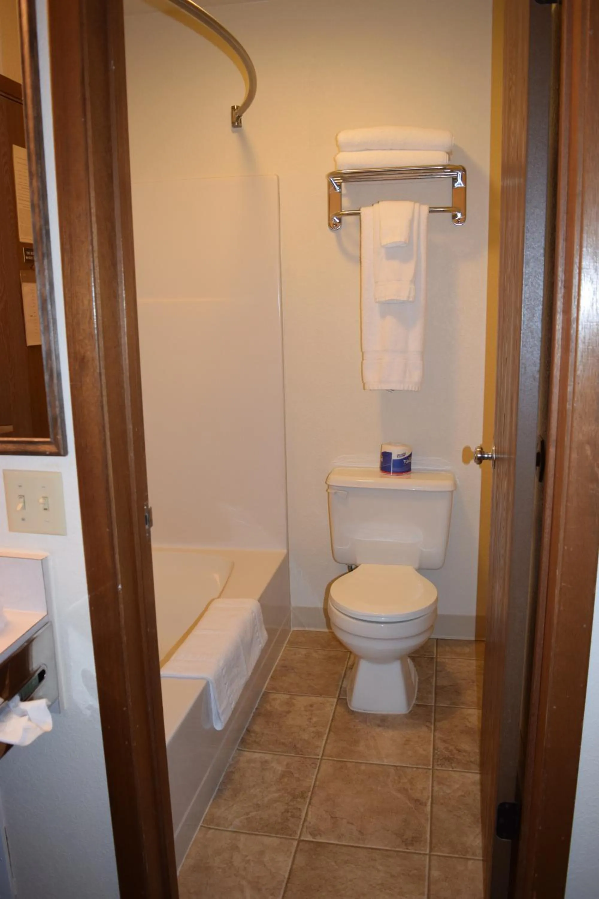 Bathroom in Country Inn Libby