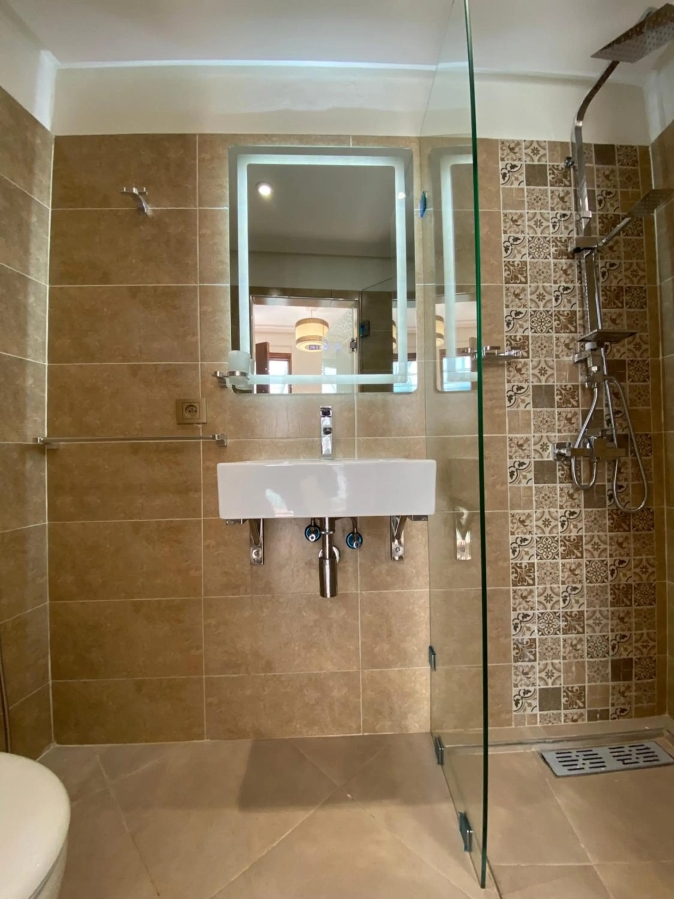 Shower in Riad Jbara 2