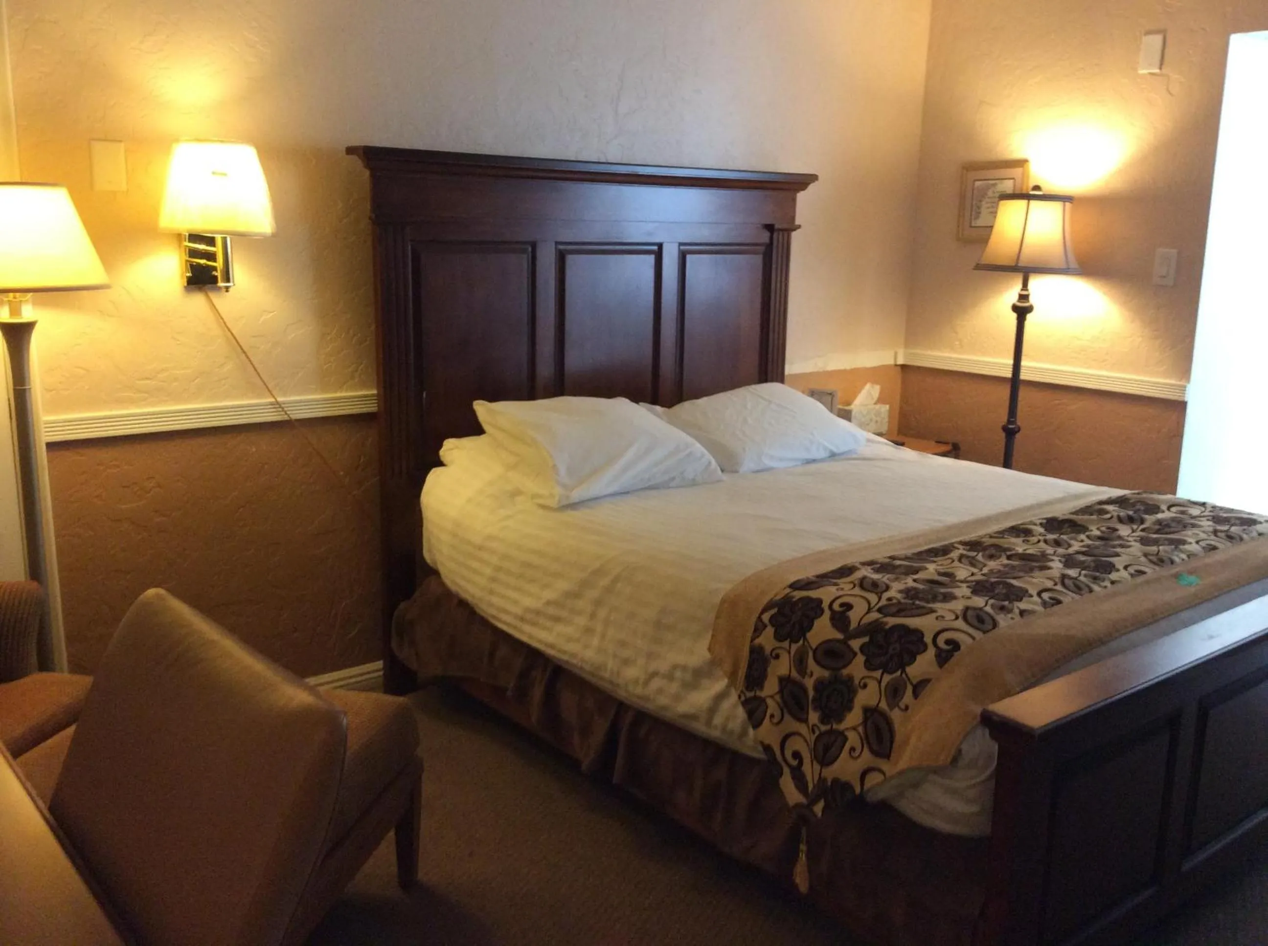 Photo of the whole room, Bed in Sage Motel