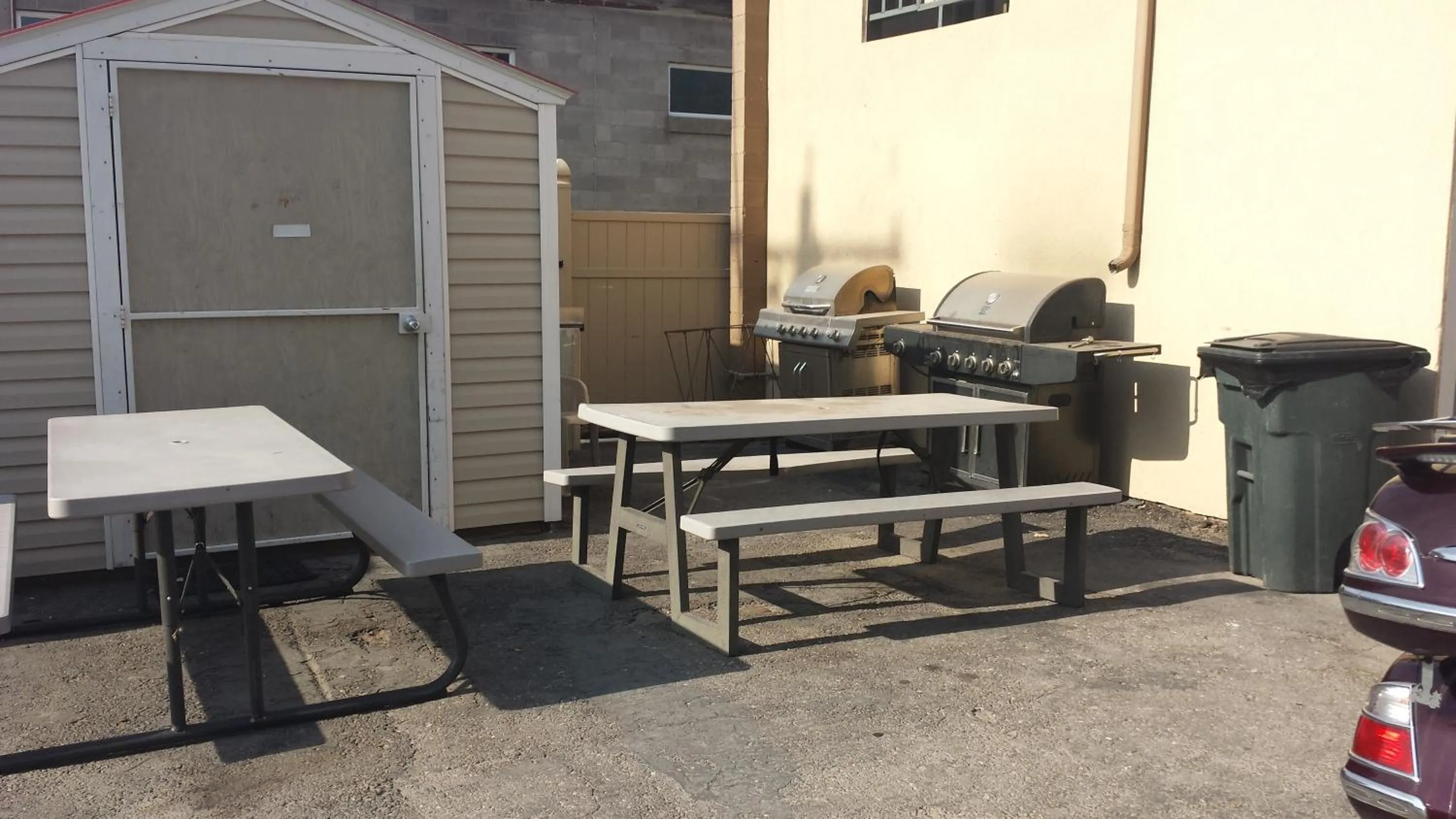 BBQ facilities in Sage Motel