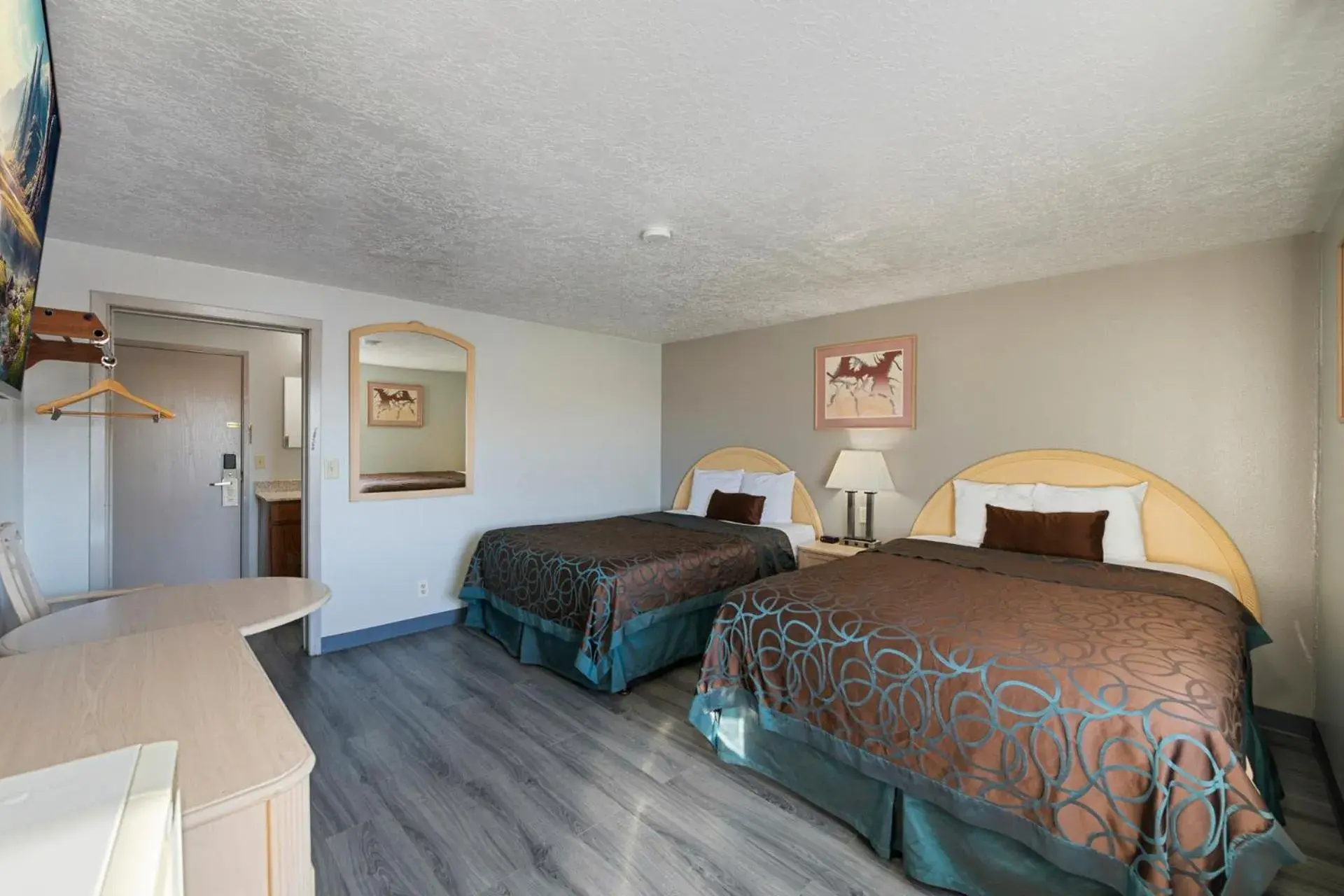 Standard Queen Room in Budget Motel - Delta, Utah Standard Queen Room in Budget Motel - Delta, Utah