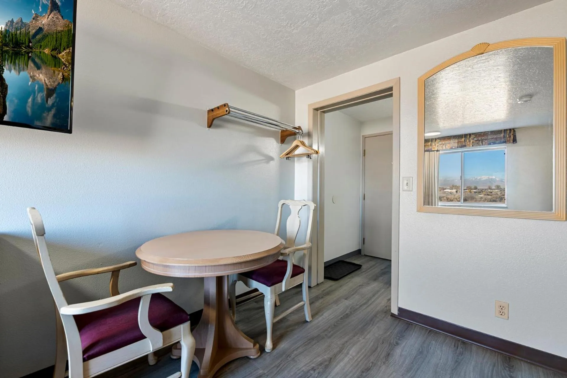 Bedroom in Budget Motel - Delta, Utah