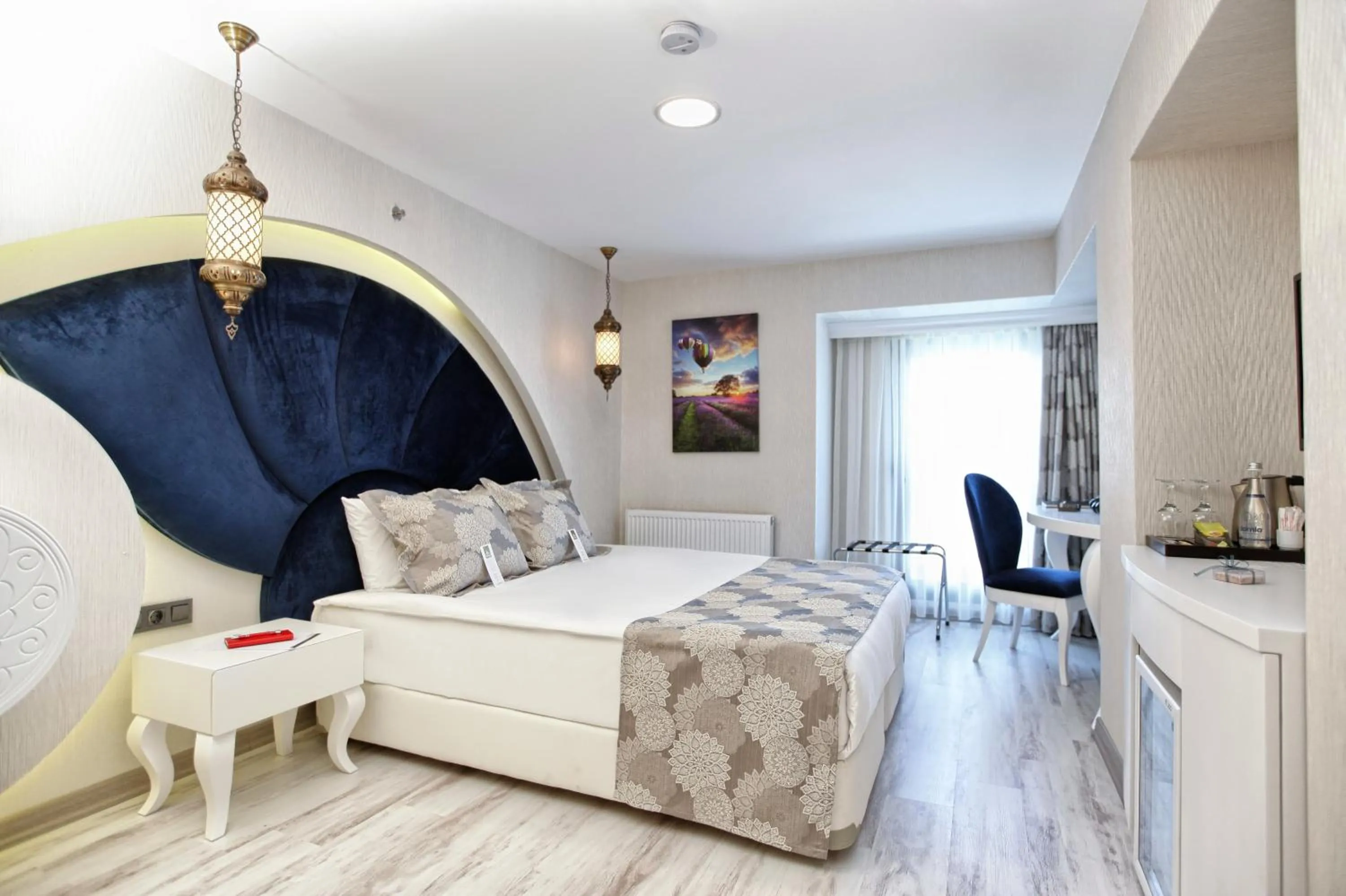 Bedroom, Bed in Demonti Hotel